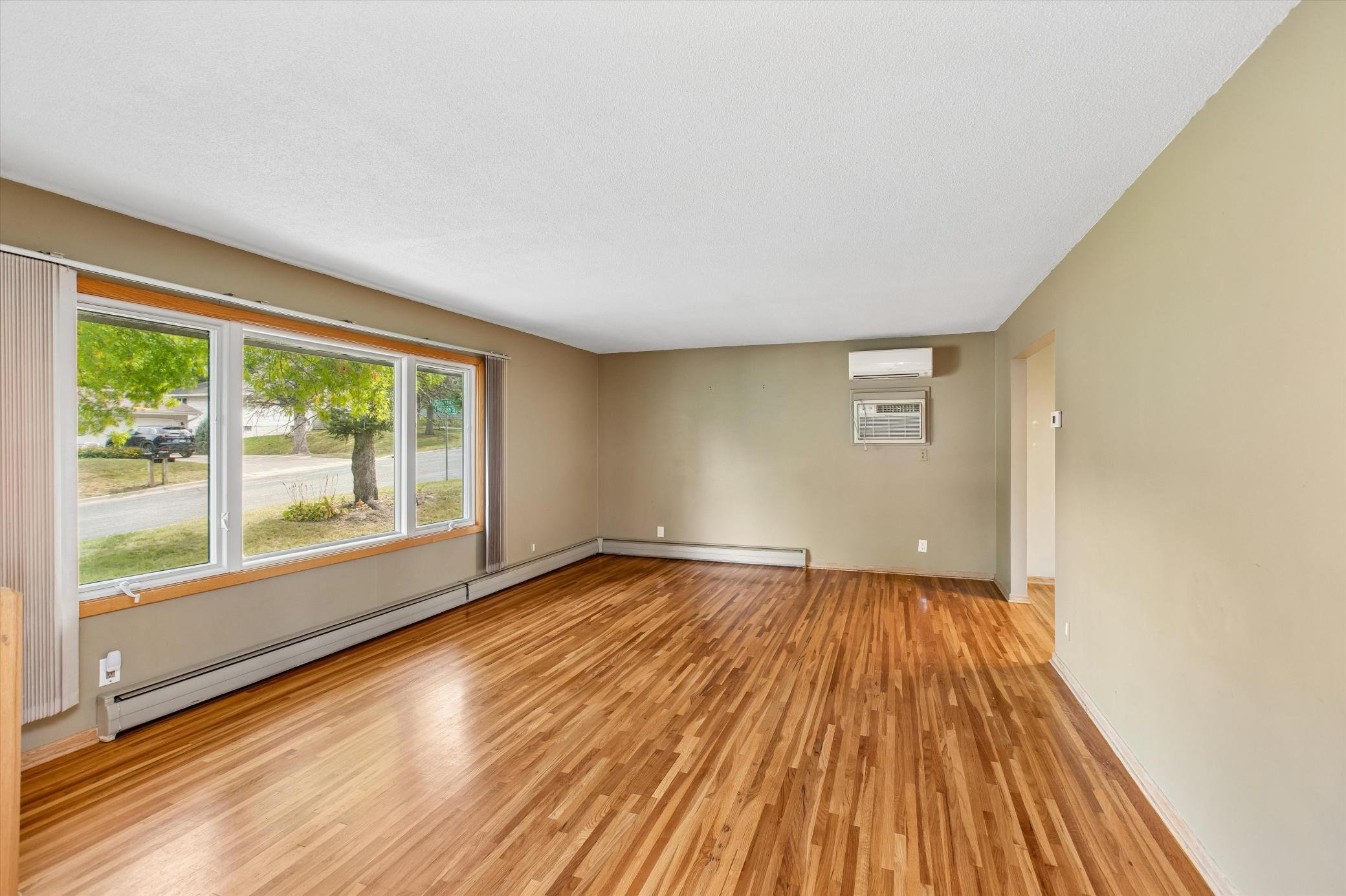 View of Residential at 10930 Radisson Drive, Burnsville MN 55337, Burnsville (9 of 41) - Mike Wilen | Minnesota Team Real Estate