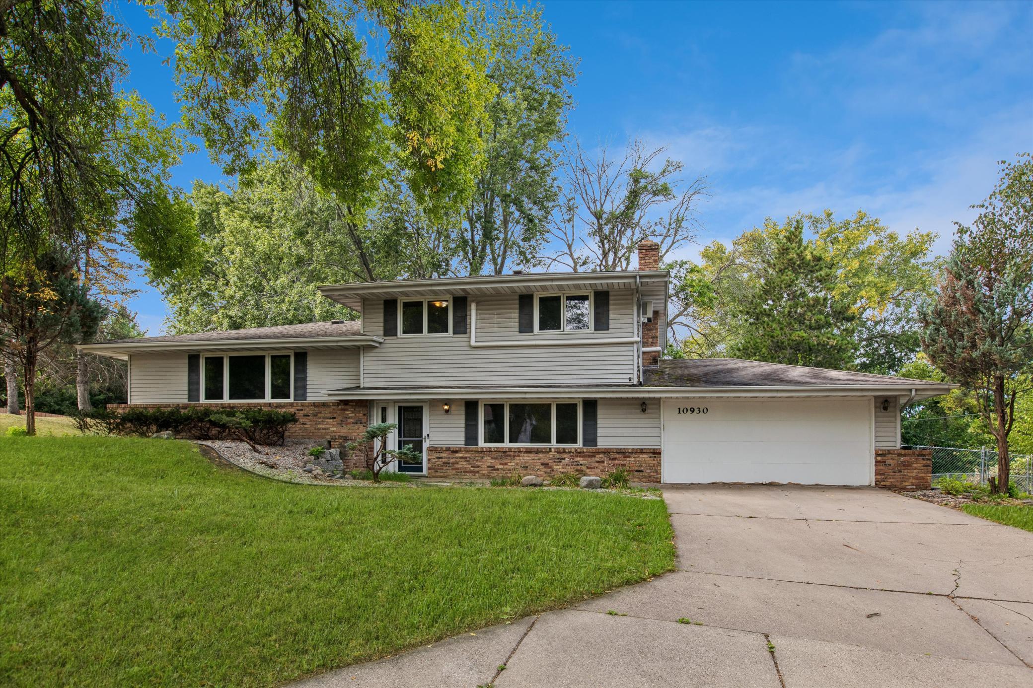 View of Residential at 10930 Radisson Drive, Burnsville MN 55337, Burnsville (3 of 41) - Mike Wilen | Minnesota Team Real Estate