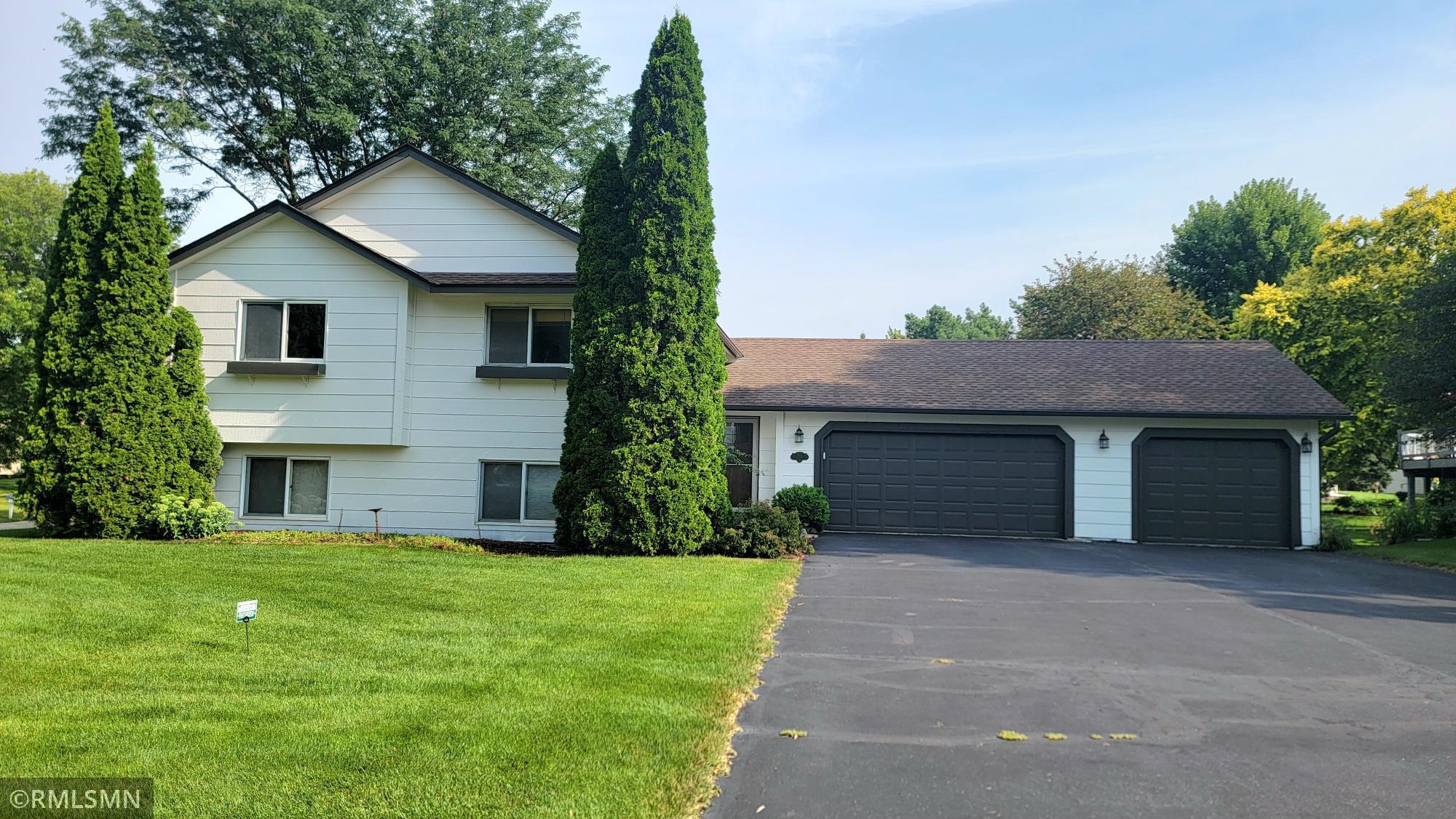 View of Residential at 936 Bluff Pointe Drive, Chaska MN 55318, Chaska - Mike Wilen | Minnesota Team Real Estate