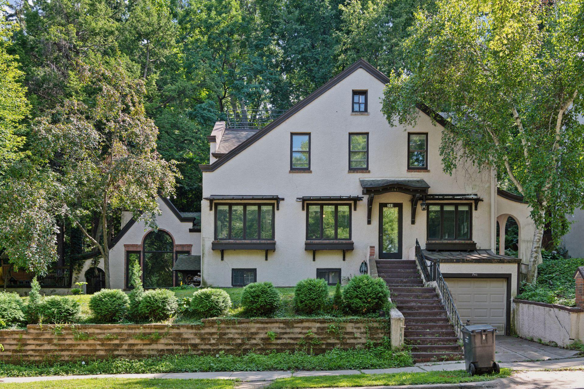 View of Residential at 741 Kenwood Parkway, Minneapolis MN 55403, Minneapolis - Mike Wilen | Minnesota Team Real Estate