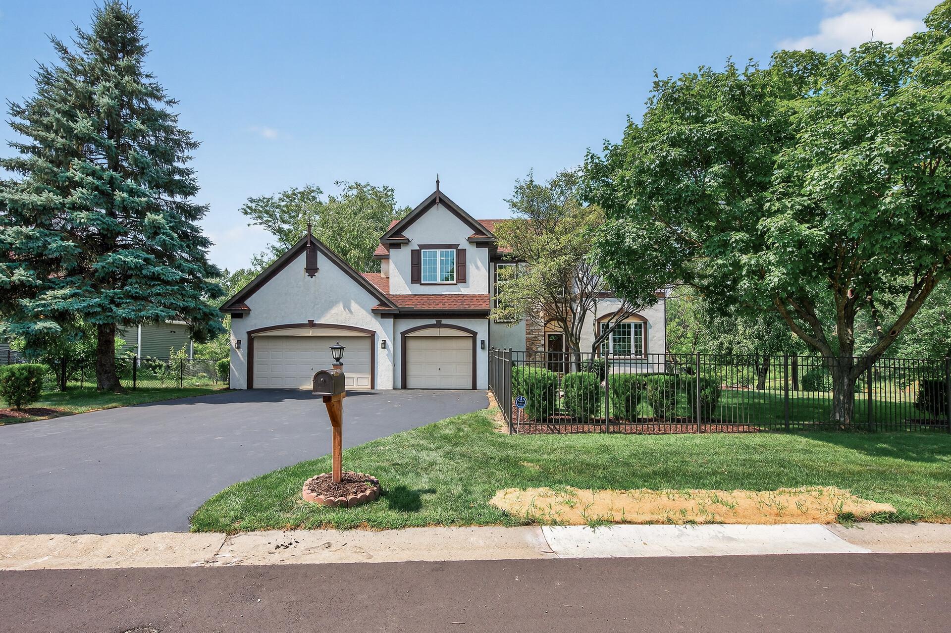 View of Residential at 2545 Hillwood Drive, Maplewood MN 55119, Maplewood - Mike Wilen | Minnesota Team Real Estate
