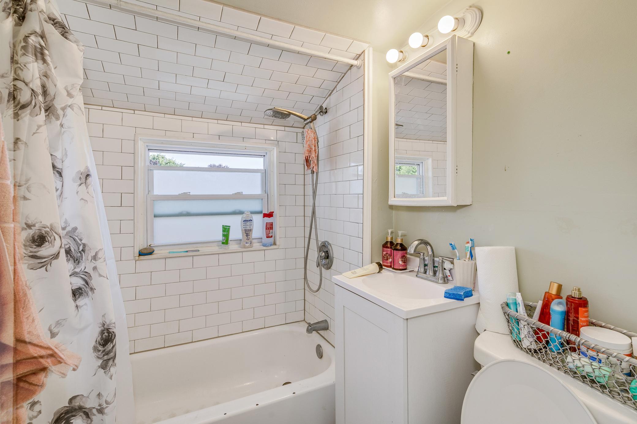 View of Commercial Sale at 1025 Southview Boulevard, South Saint Paul MN 55075, South Saint Paul (26 of 29) - Mike Wilen | Minnesota Team Real Estate