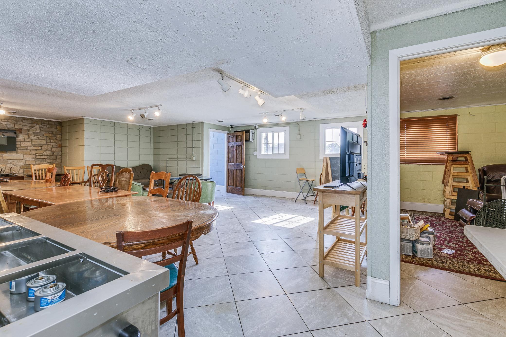 View of Commercial Sale at 1025 Southview Boulevard, South Saint Paul MN 55075, South Saint Paul (10 of 29) - Mike Wilen | Minnesota Team Real Estate