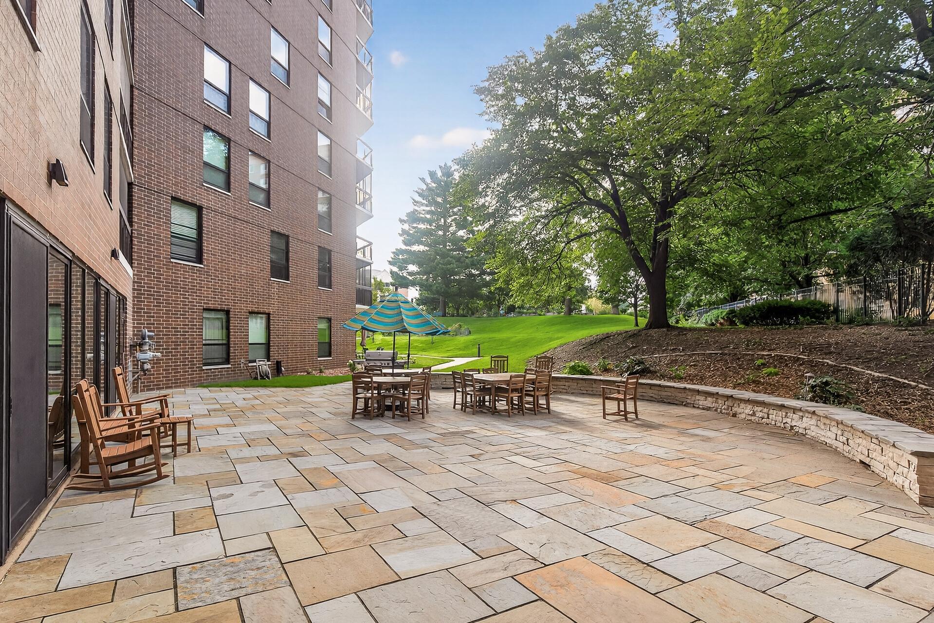 View of Residential at 6615 Lake Shore Drive #302, Richfield MN 55423, Richfield (30 of 31) - Mike Wilen | Minnesota Team Real Estate