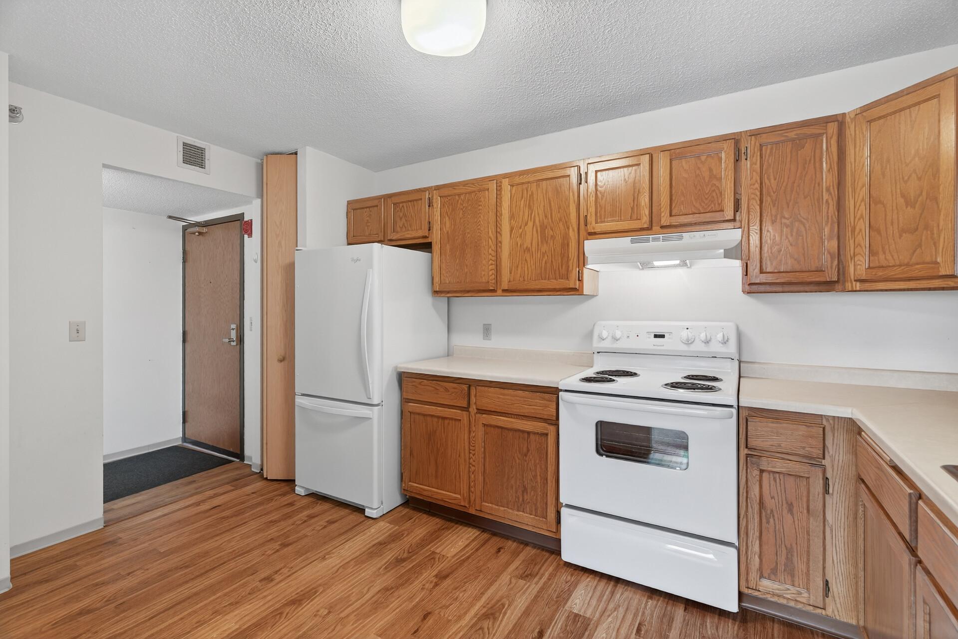 View of Residential at 6615 Lake Shore Drive #302, Richfield MN 55423, Richfield (10 of 31) - Mike Wilen | Minnesota Team Real Estate