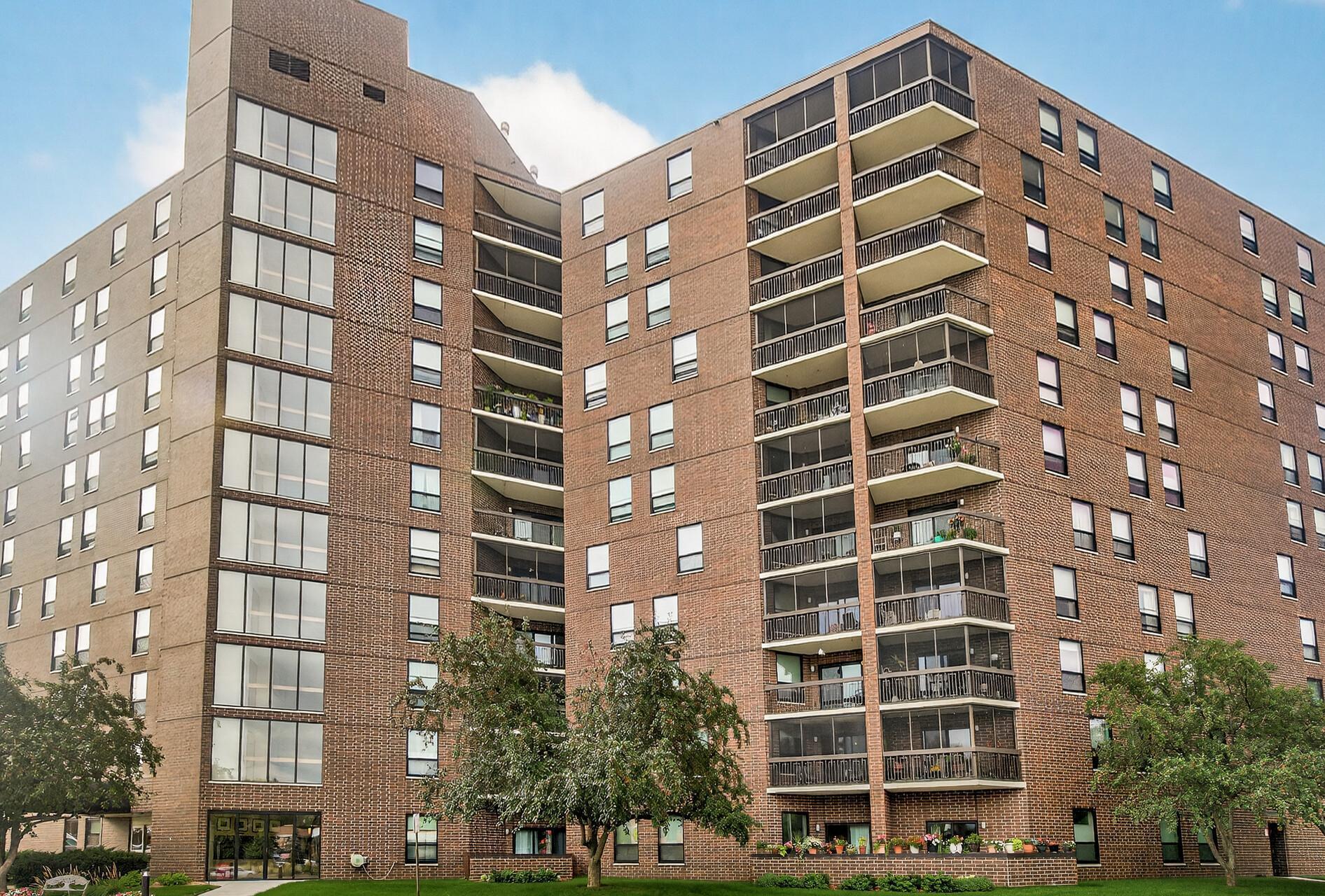 View of Residential at 6615 Lake Shore Drive #302, Richfield MN 55423, Richfield (2 of 31) - Mike Wilen | Minnesota Team Real Estate