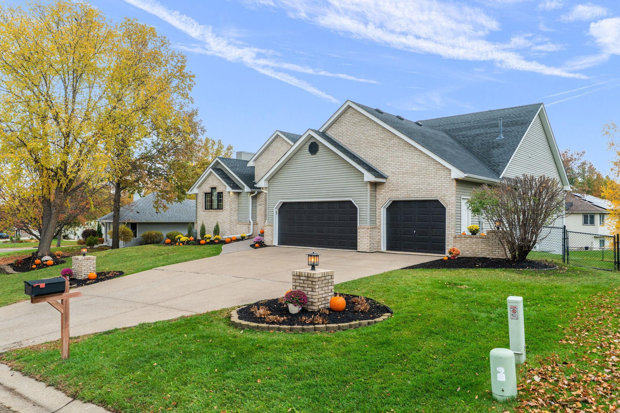 View of Residential at 1162 Lakewood Drive, Maplewood MN 55119, Maplewood (3 of 98) - Mike Wilen | Minnesota Team Real Estate