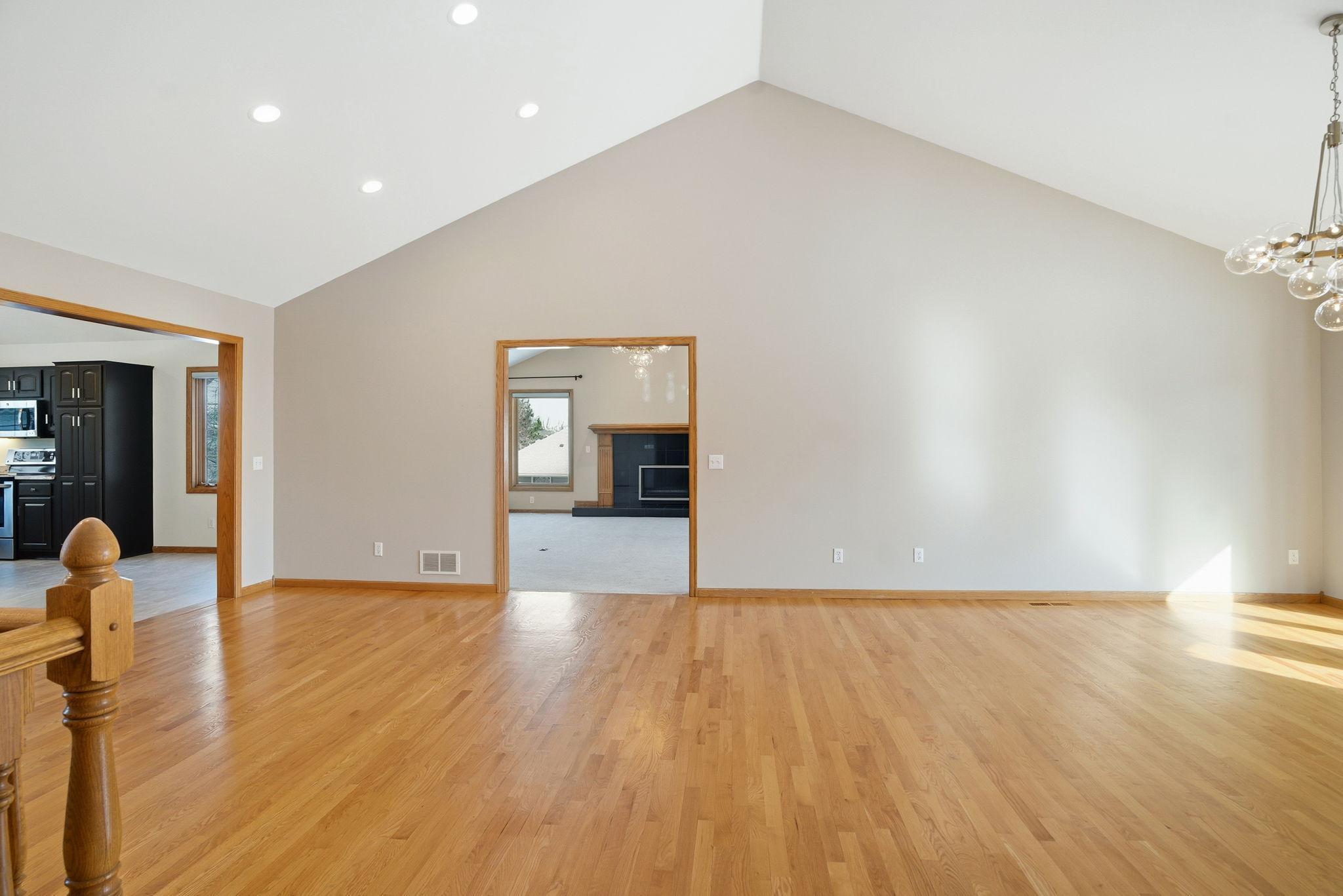 View of Residential at 1162 Lakewood Drive, Maplewood MN 55119, Maplewood (35 of 98) - Mike Wilen | Minnesota Team Real Estate