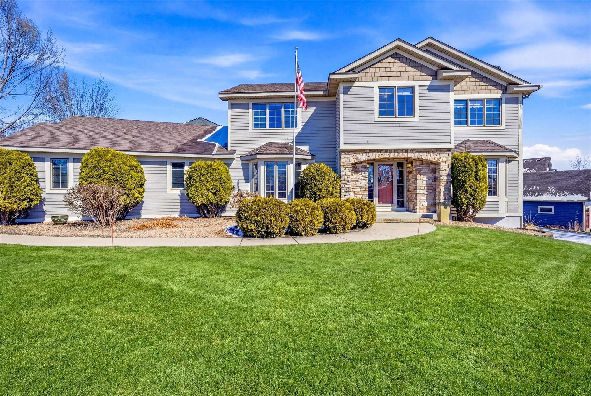 View of Residential at 585 High Ridge Circle, Mendota Heights MN 55118, Mendota Heights - Mike Wilen | Minnesota Team Real Estate