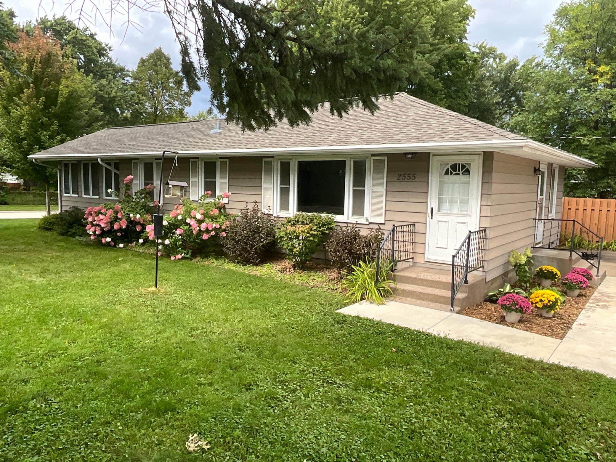 View of Residential at 2555 Upper Afton Road, Maplewood MN 55119, Maplewood - Mike Wilen | Minnesota Team Real Estate