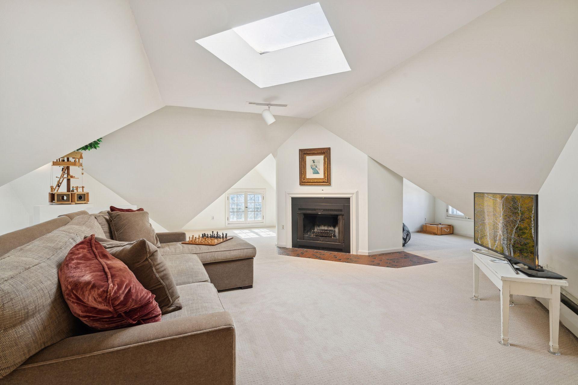 View of Residential at 1222 Douglas Avenue, Minneapolis MN 55403, Minneapolis (31 of 59) - Mike Wilen | Minnesota Team Real Estate