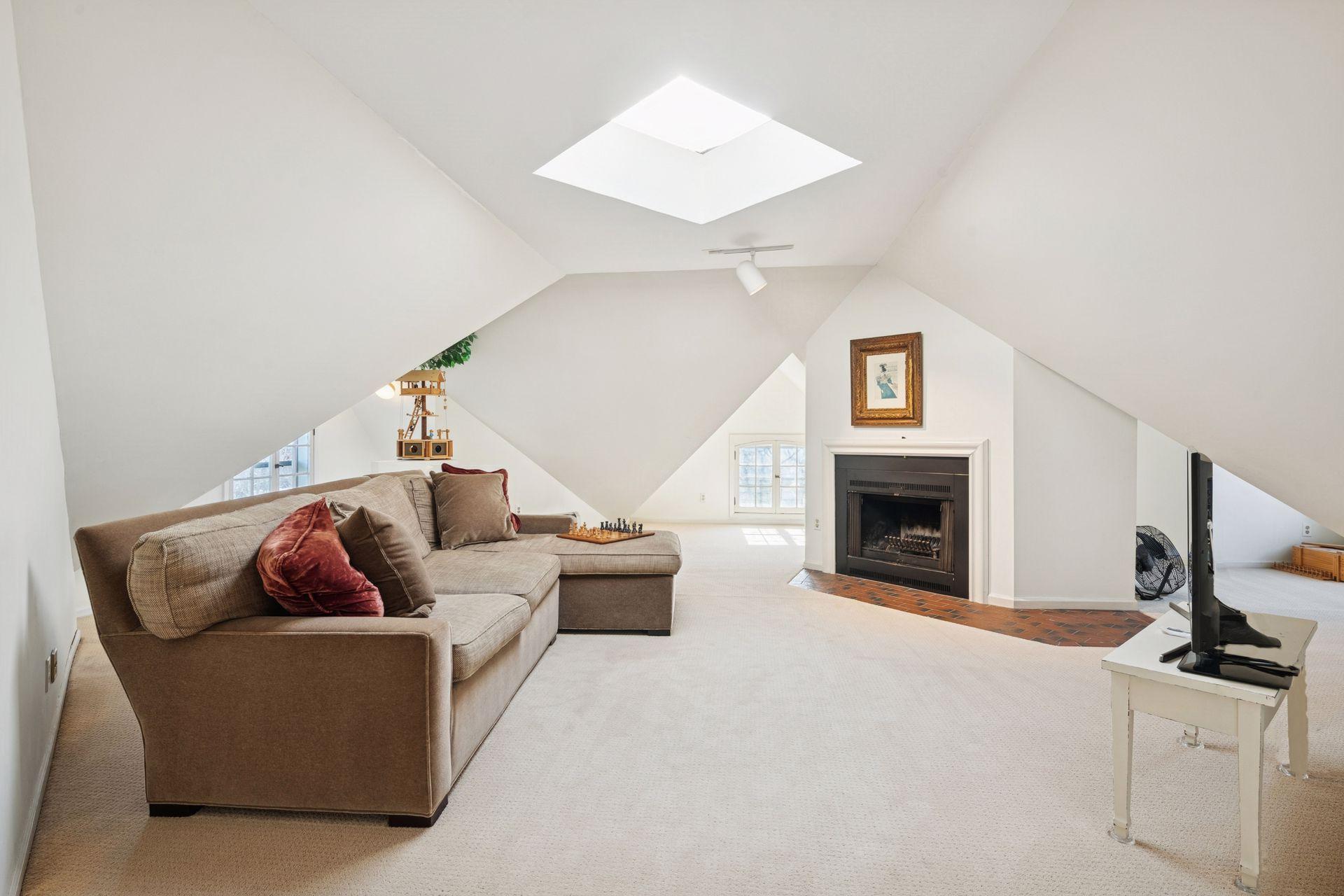 View of Residential at 1222 Douglas Avenue, Minneapolis MN 55403, Minneapolis (30 of 59) - Mike Wilen | Minnesota Team Real Estate