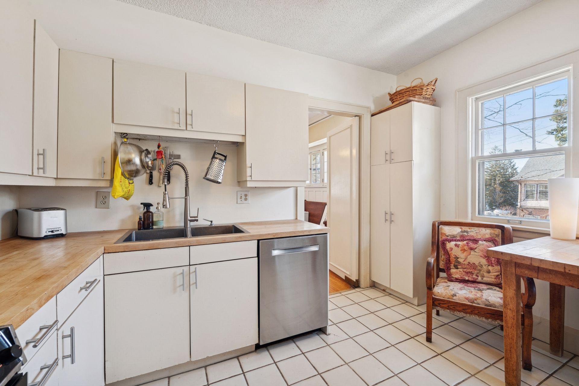 View of Residential at 1222 Douglas Avenue, Minneapolis MN 55403, Minneapolis (19 of 59) - Mike Wilen | Minnesota Team Real Estate