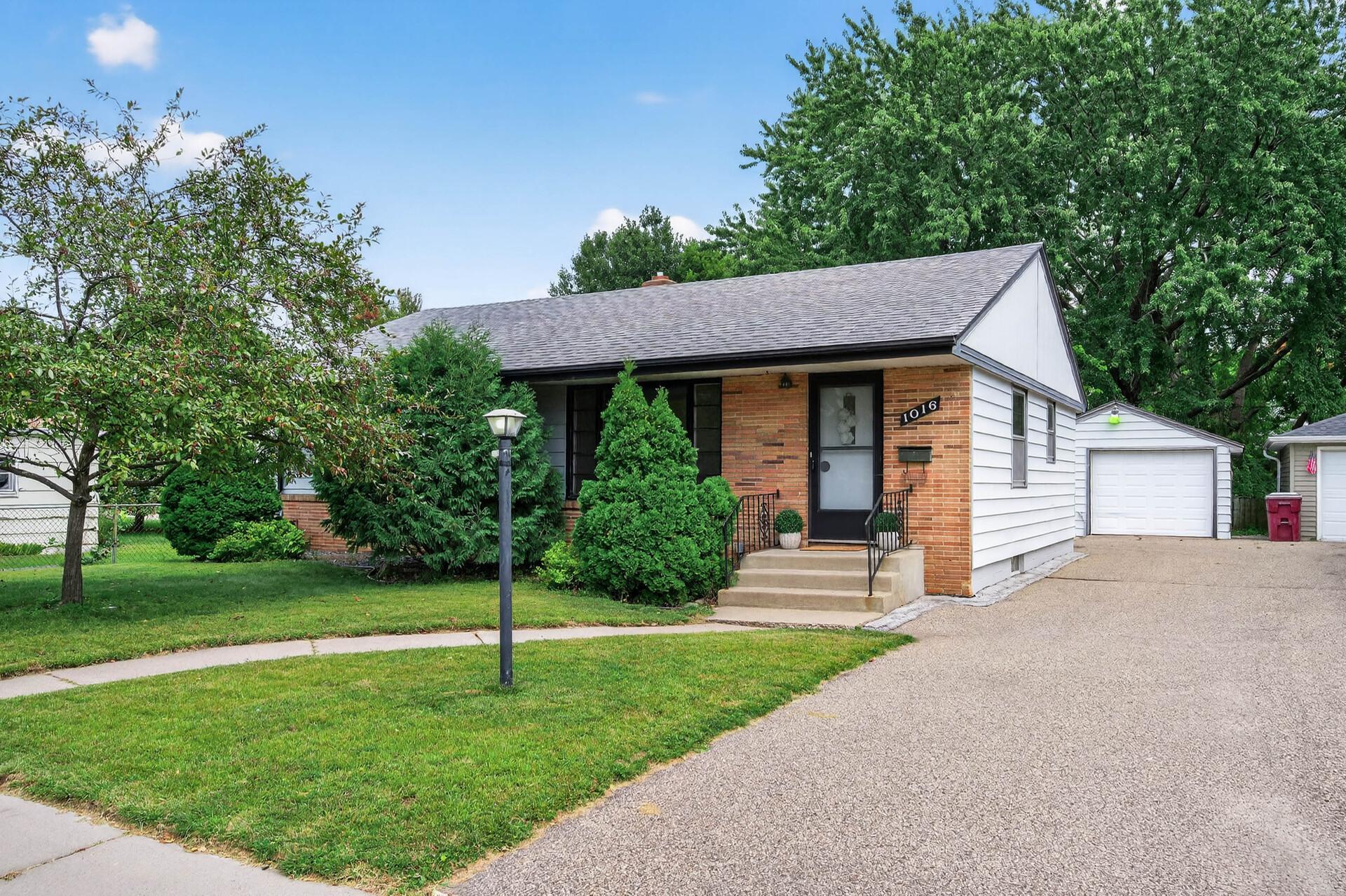 View of Residential at 1016 Bidwell Street, West Saint Paul MN 55118, West Saint Paul - Mike Wilen | Minnesota Team Real Estate