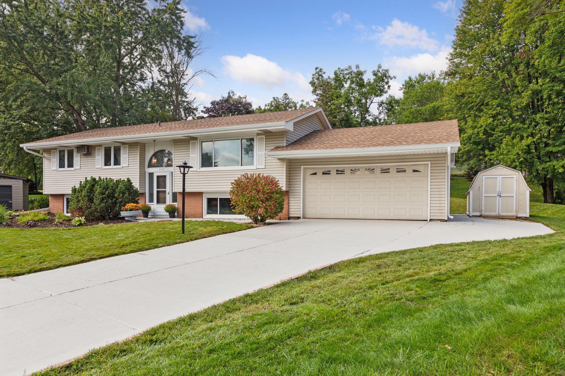 View of Residential at 9935 41st Avenue, Plymouth MN 55441, Plymouth - Mike Wilen | Minnesota Team Real Estate