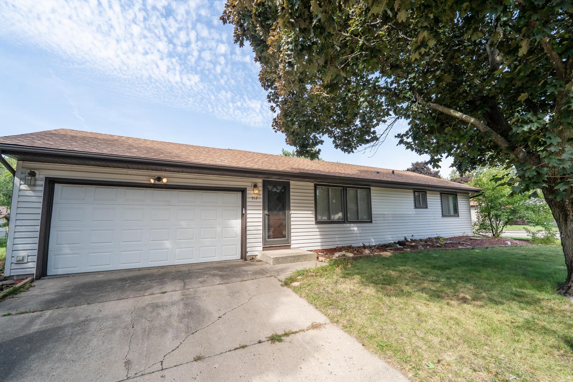 View of Residential at 912 Golding Lane, Apple Valley MN 55124, Apple Valley - Mike Wilen | Minnesota Team Real Estate