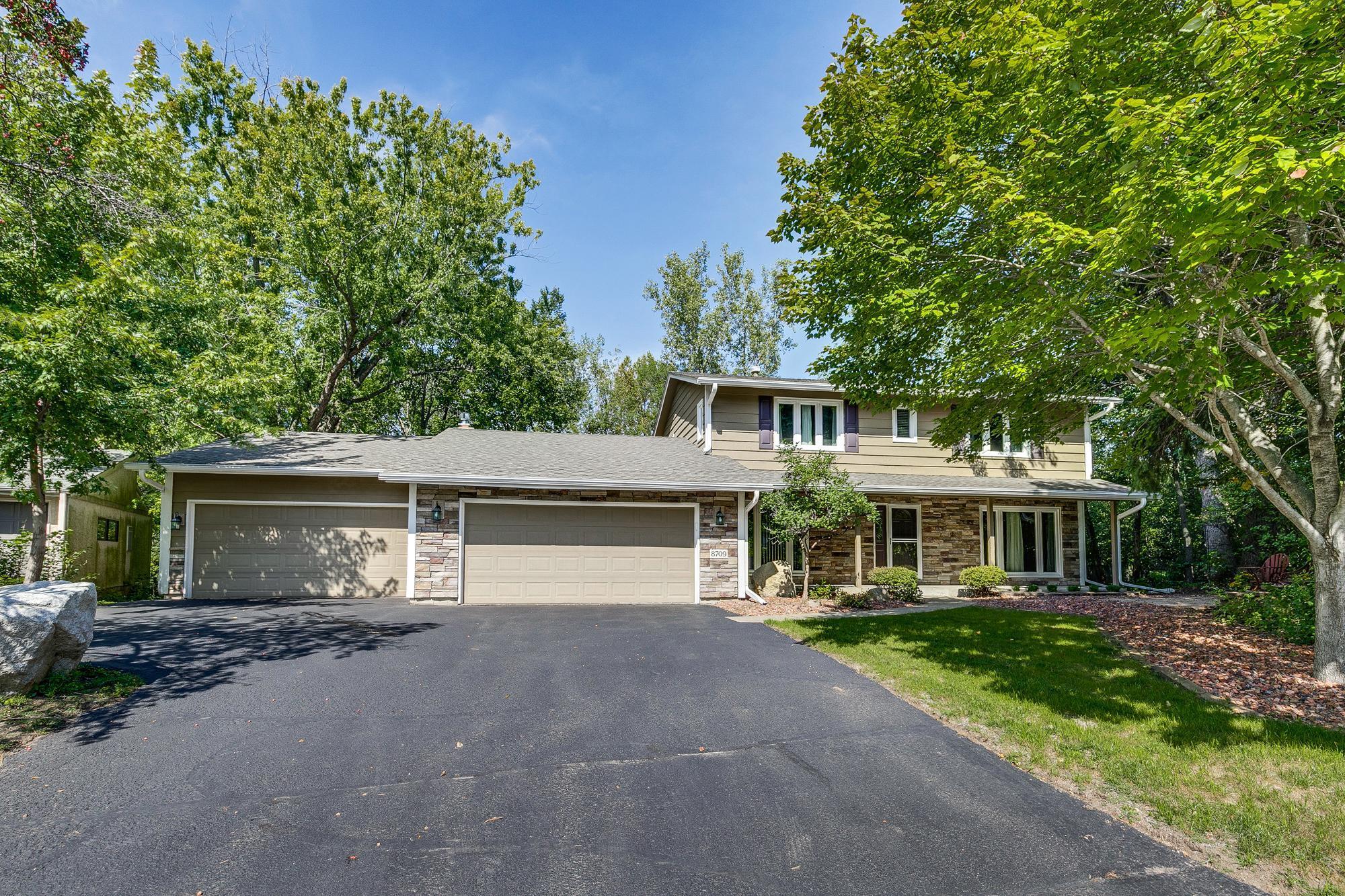 View of Residential at 8709 Walton Oaks Drive, Bloomington MN 55438, Bloomington - Mike Wilen | Minnesota Team Real Estate
