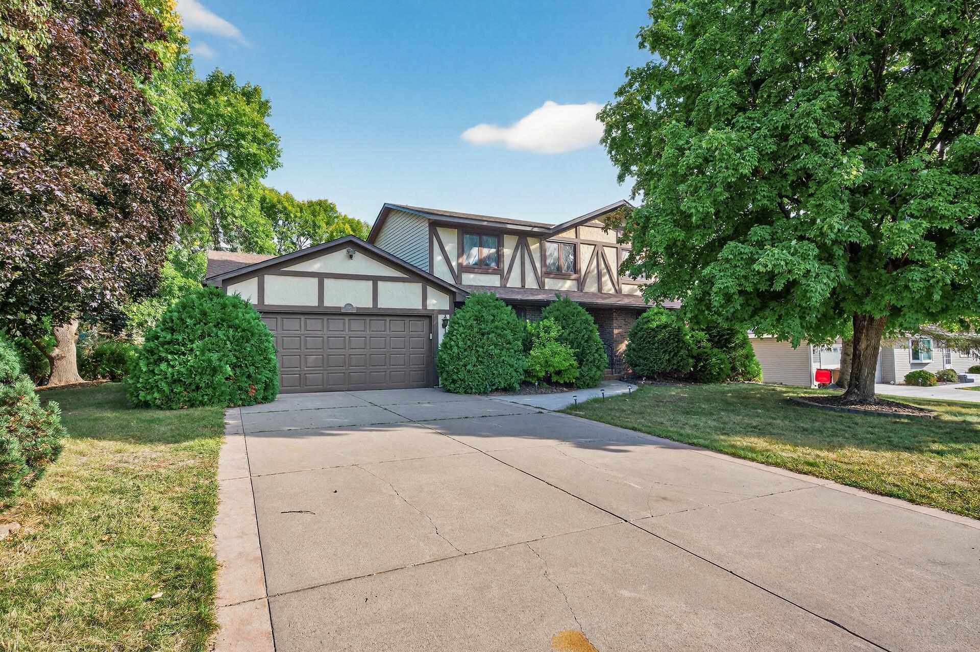 View of Residential at 3925 Gresham Circle, Oakdale MN 55128, Oakdale - Mike Wilen | Minnesota Team Real Estate