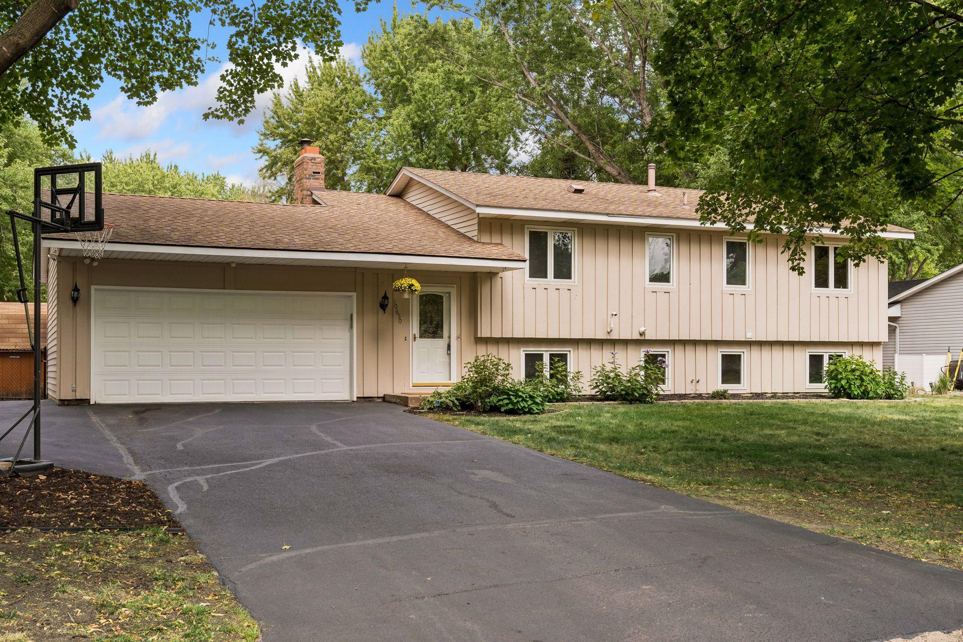 View of Residential at 10650 105th Avenue, Maple Grove MN 55369, Maple Grove (40 of 42) - Mike Wilen | Minnesota Team Real Estate