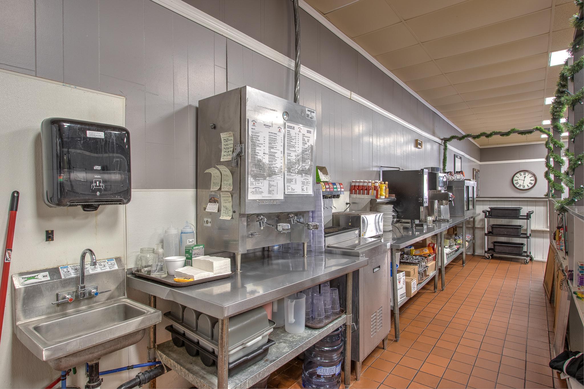 View of Commercial Sale at 118 Main Street, Cambridge MN 55008, Cambridge (10 of 29) - Mike Wilen | Minnesota Team Real Estate