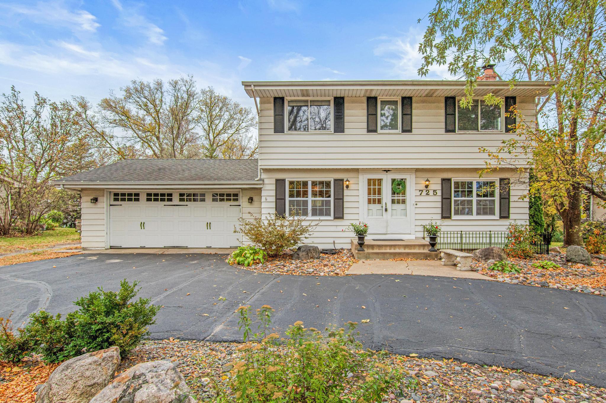 View of Residential at 725 Pineview Lane, Plymouth MN 55441, Plymouth - Mike Wilen | Minnesota Team Real Estate