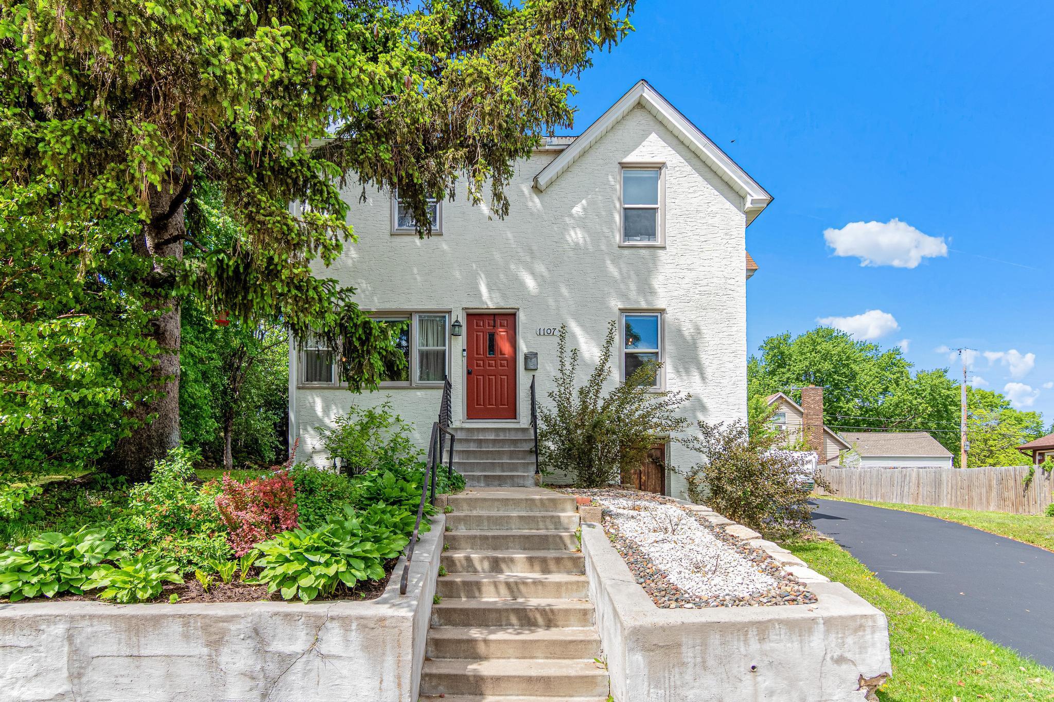 View of Residential at 1107 Oakdale Avenue, West Saint Paul MN 55118, West Saint Paul - Mike Wilen | Minnesota Team Real Estate