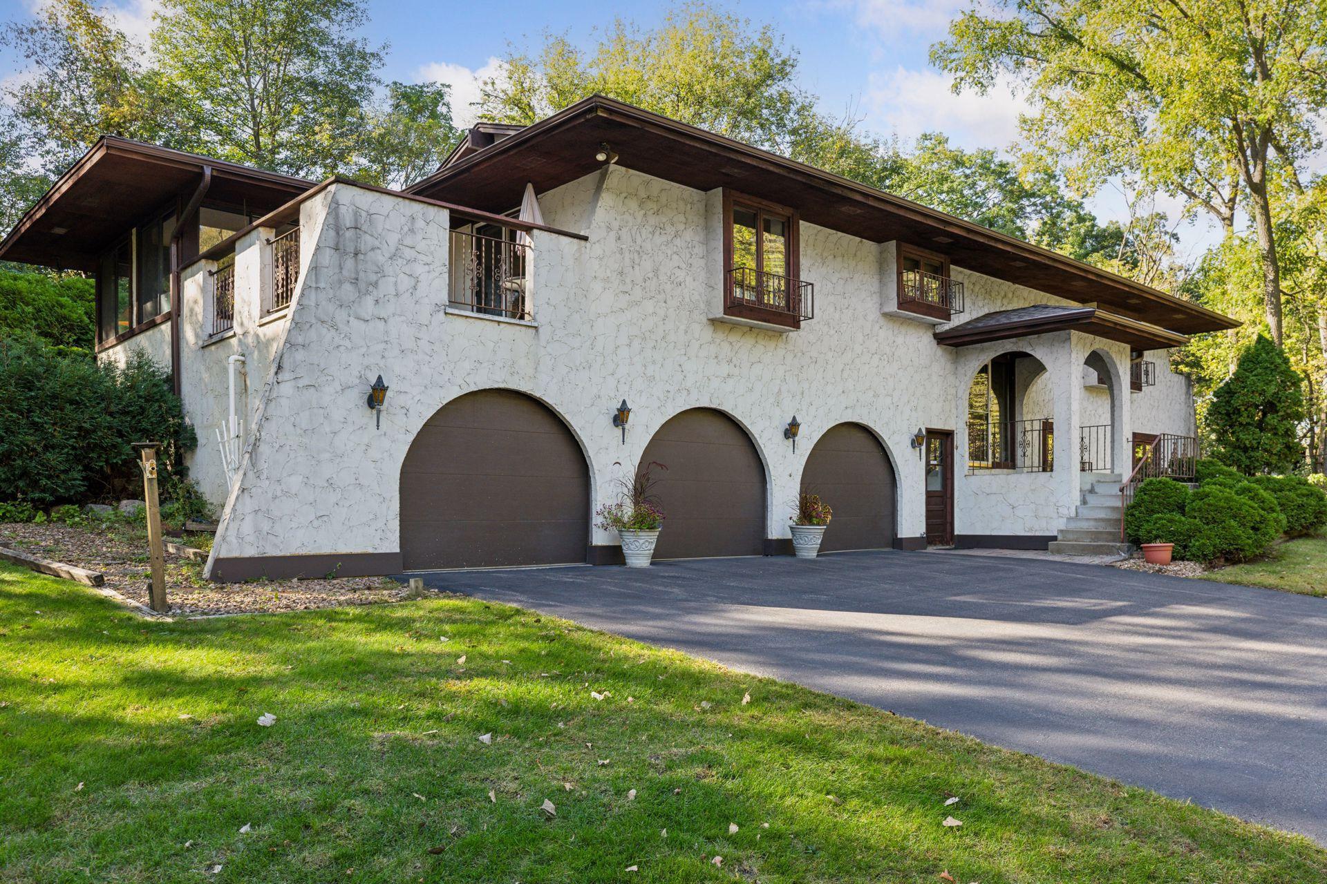View of Residential at 4006 Huntingdon Drive, Minnetonka MN 55305, Minnetonka - Mike Wilen | Minnesota Team Real Estate