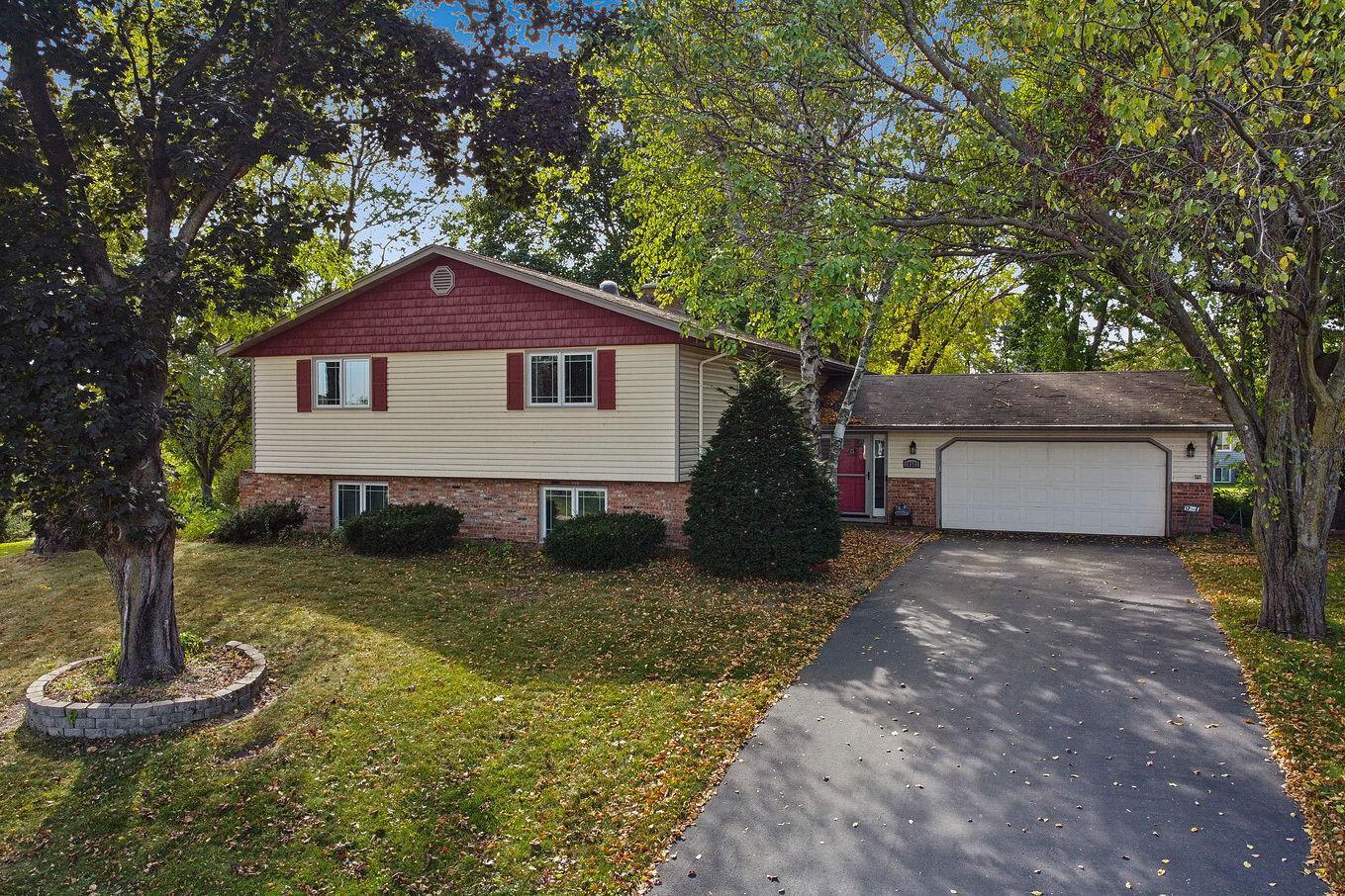View of Residential at 10521 Lake Fall Drive, Eden Prairie MN 55347, Eden Prairie - Mike Wilen | Minnesota Team Real Estate