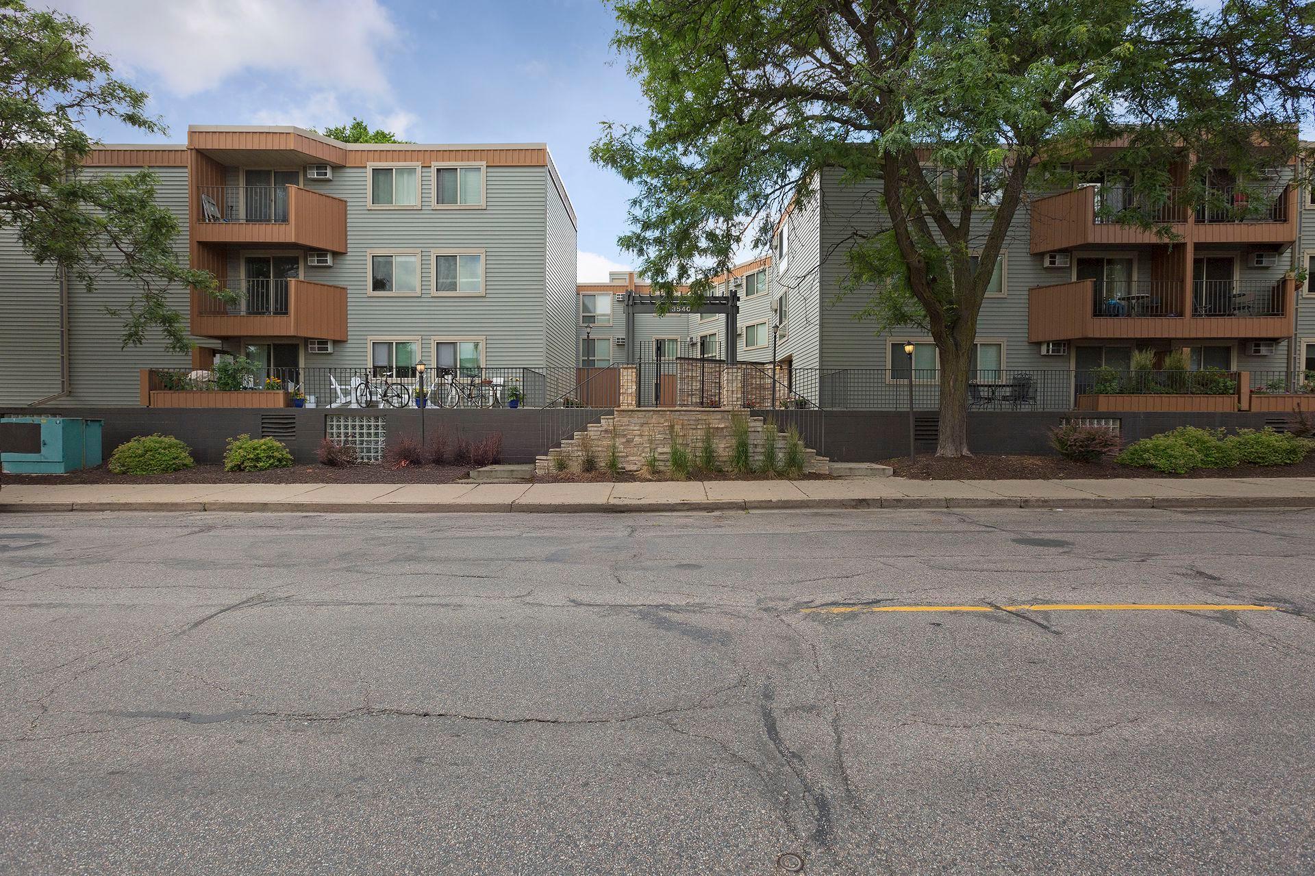 View of Residential at 3540 Hennepin Avenue #316, Minneapolis MN 55408, Minneapolis (10 of 11) - Mike Wilen | Minnesota Team Real Estate