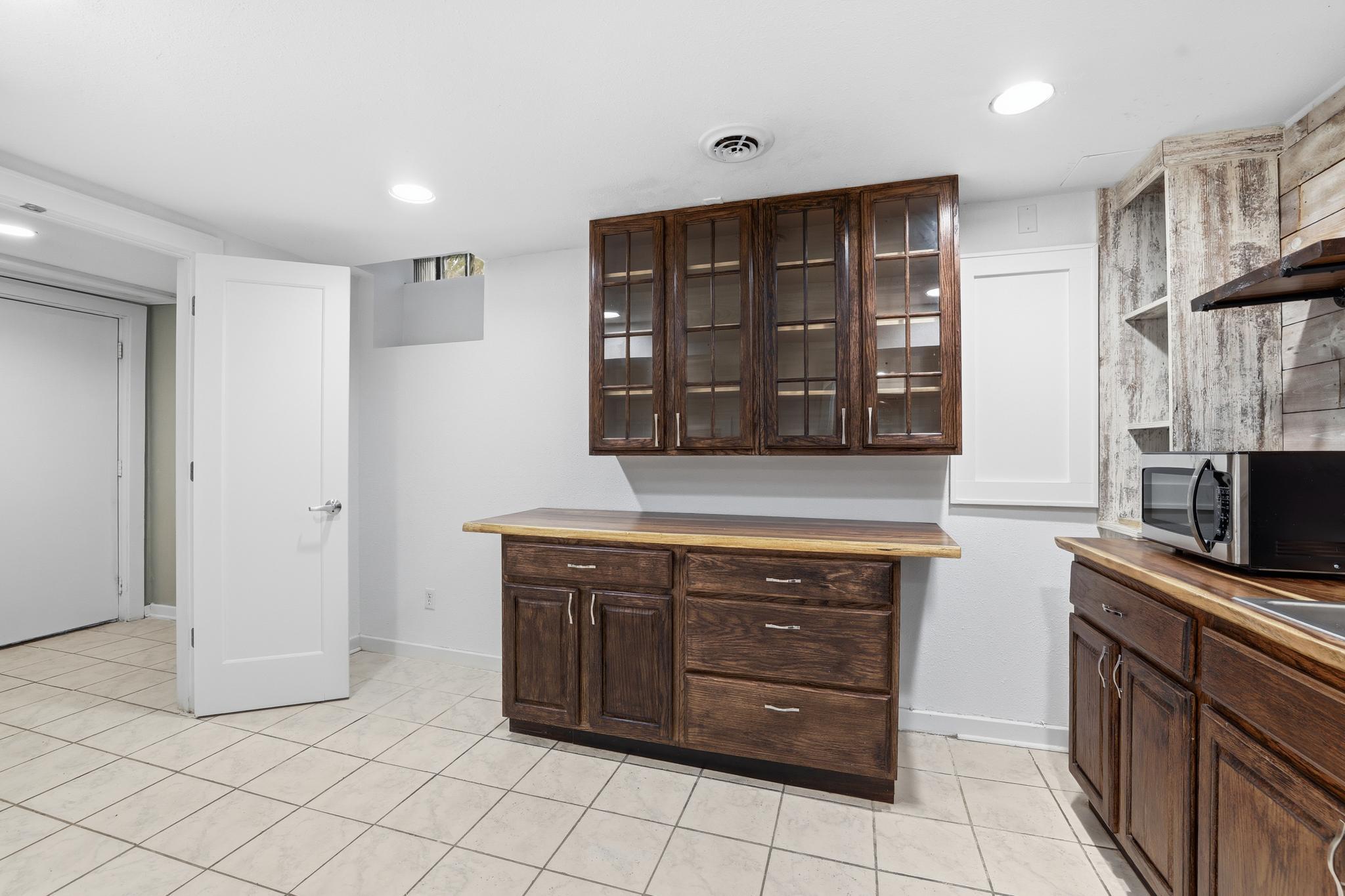 View of Commercial Sale at 233 Groveland Avenue, Minneapolis MN 55403, Minneapolis (14 of 35) - Mike Wilen | Minnesota Team Real Estate