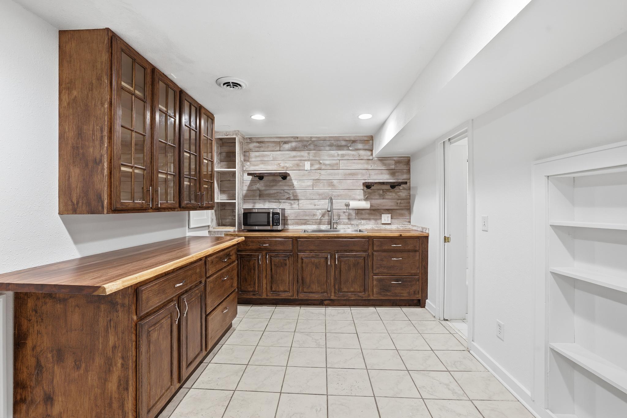 View of Commercial Sale at 233 Groveland Avenue, Minneapolis MN 55403, Minneapolis (13 of 35) - Mike Wilen | Minnesota Team Real Estate