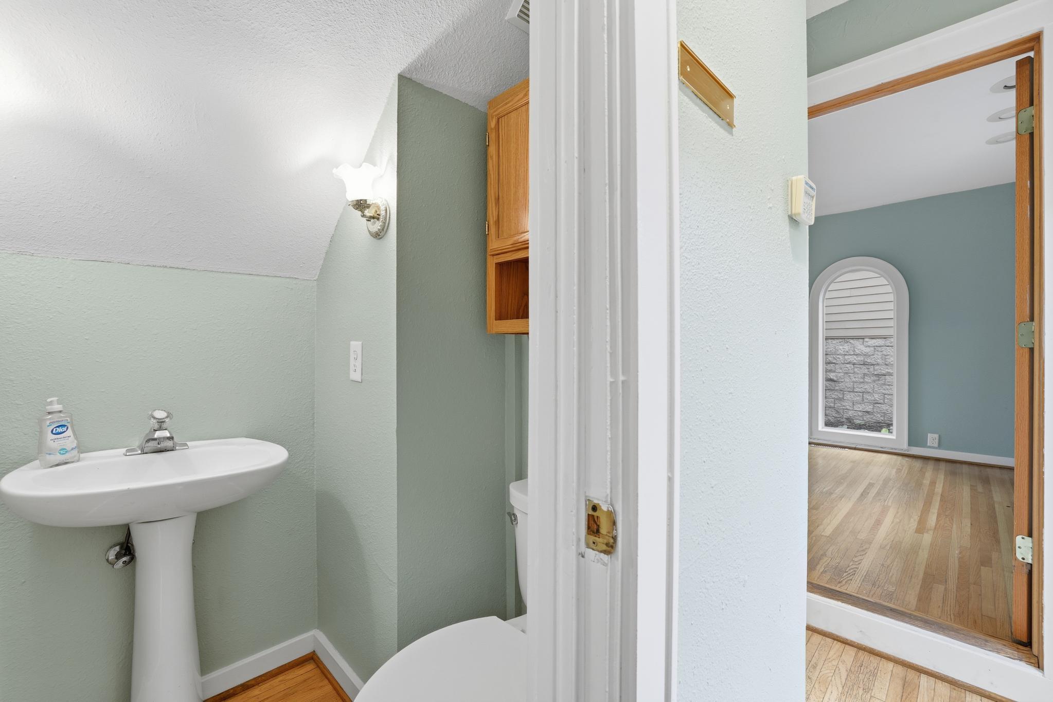 View of Commercial Sale at 233 Groveland Avenue, Minneapolis MN 55403, Minneapolis (17 of 35) - Mike Wilen | Minnesota Team Real Estate