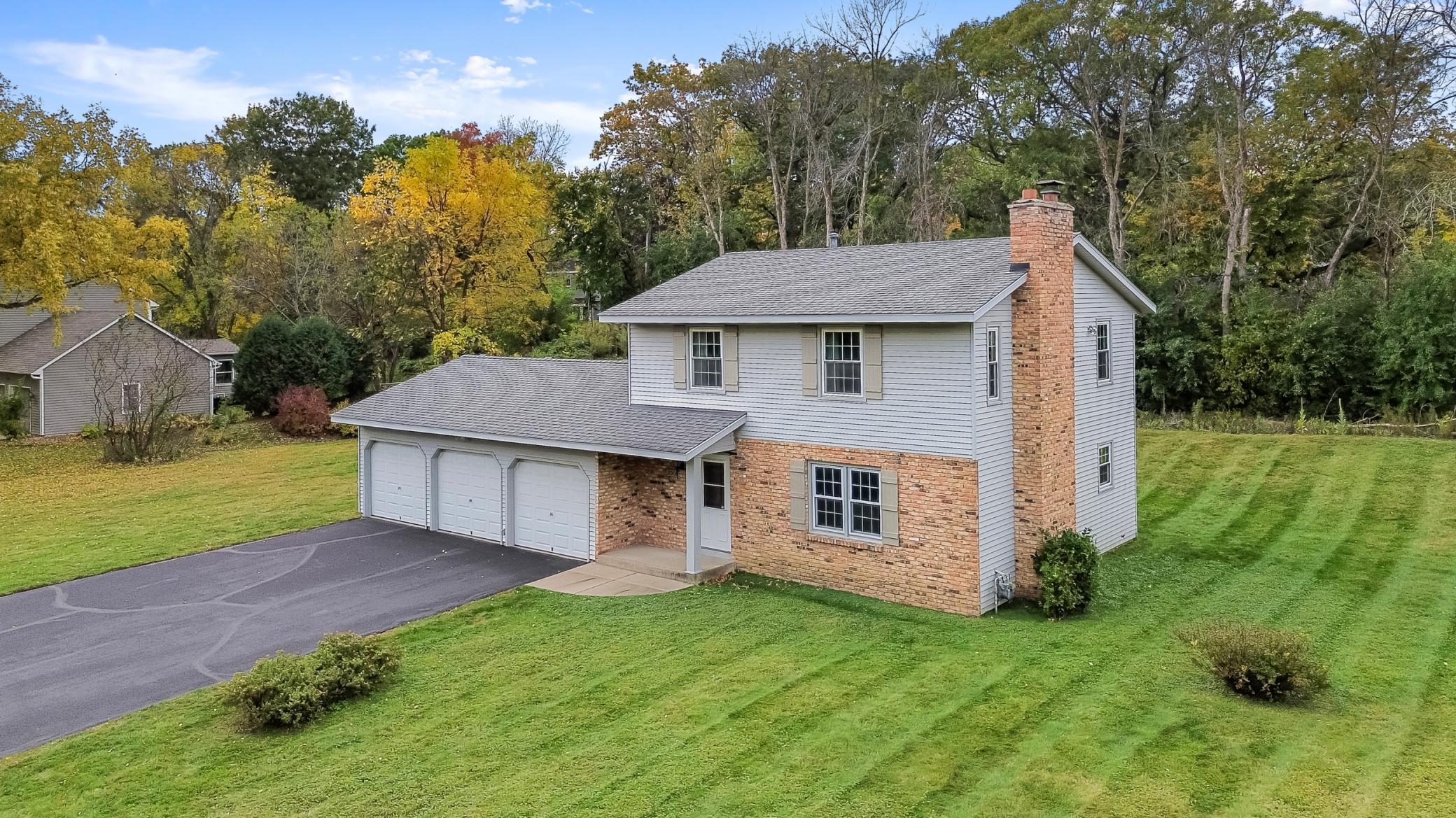 View of Residential at 2000 Runnymeade Court, Minnetonka MN 55305, Minnetonka - Mike Wilen | Minnesota Team Real Estate
