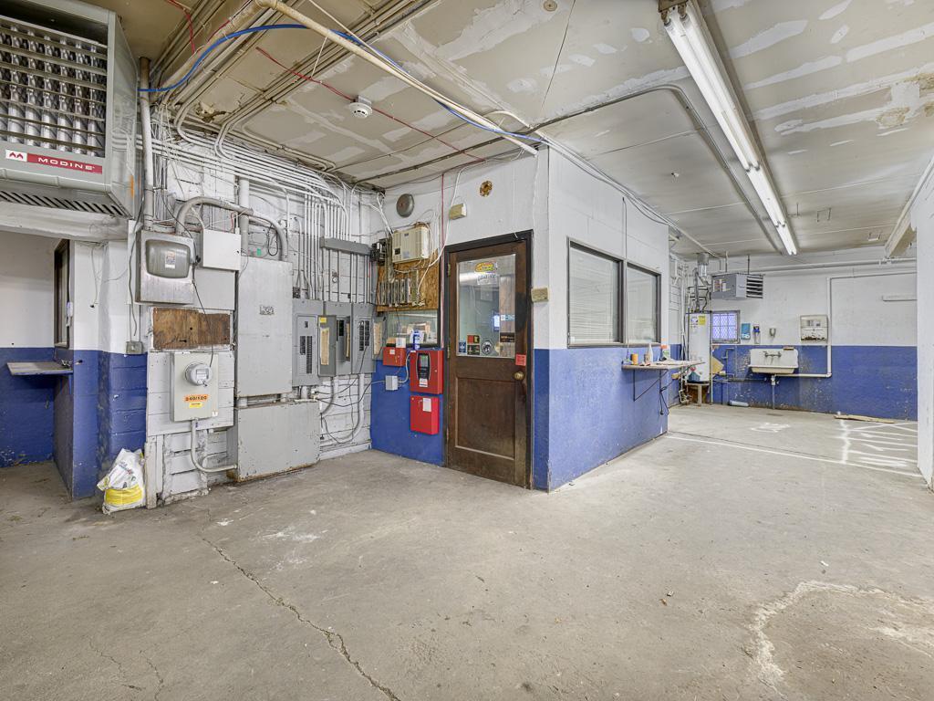 View of Commercial Sale at 170 Pascal Street, Saint Paul MN 55104, Saint Paul (5 of 15) - Mike Wilen | Minnesota Team Real Estate