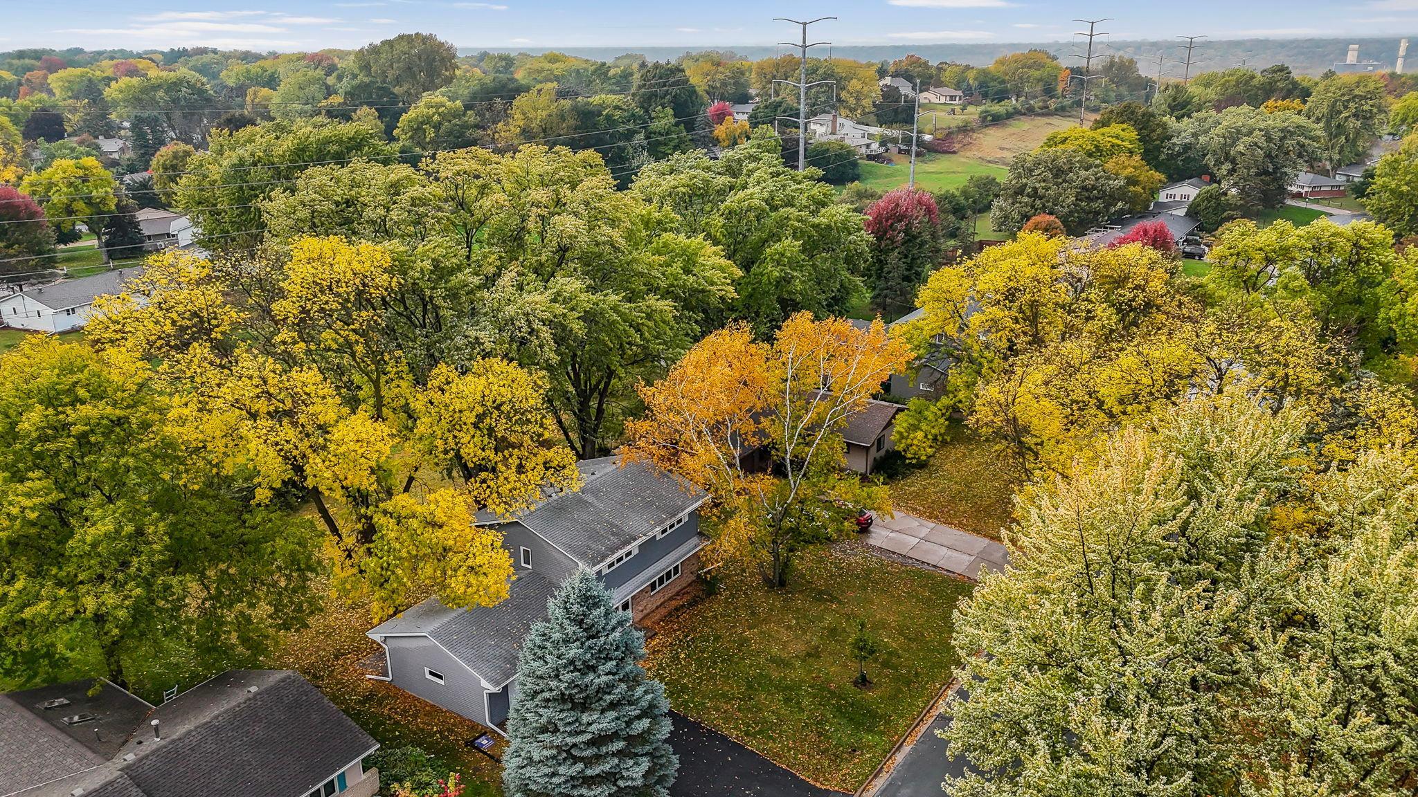 View of Residential at 11036 27th Avenue, Burnsville MN 55337, Burnsville (60 of 62) - Mike Wilen | Minnesota Team Real Estate