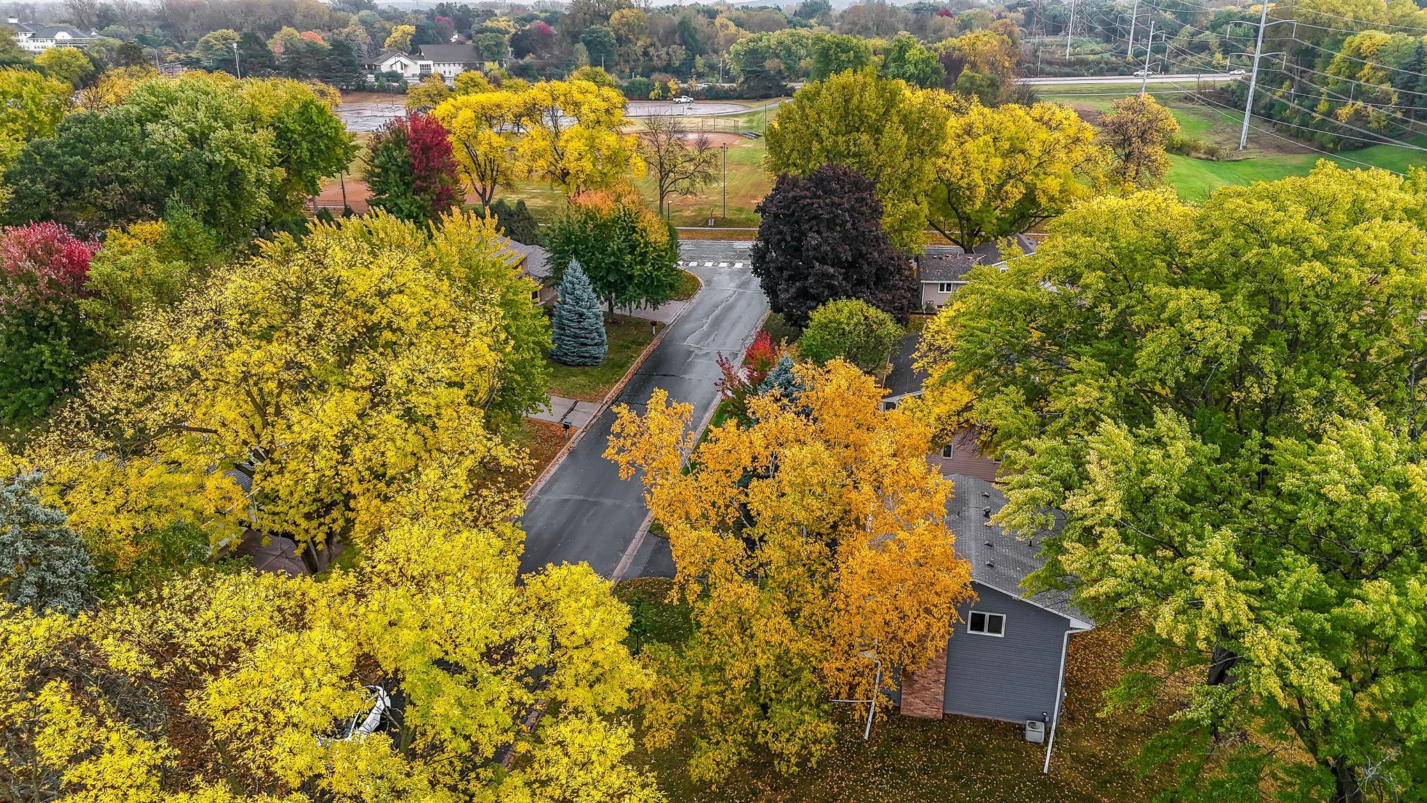 View of Residential at 11036 27th Avenue, Burnsville MN 55337, Burnsville (58 of 62) - Mike Wilen | Minnesota Team Real Estate