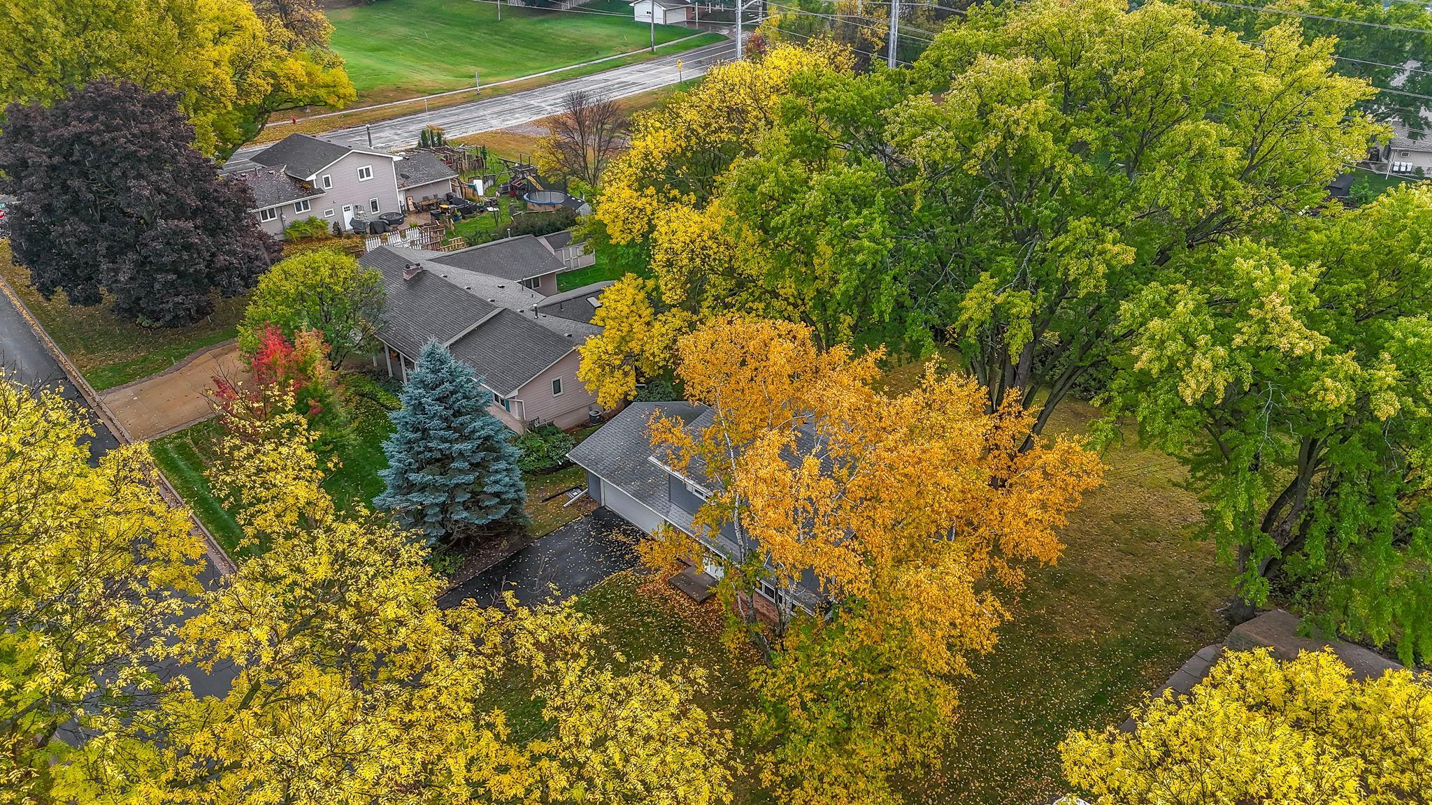 View of Residential at 11036 27th Avenue, Burnsville MN 55337, Burnsville (57 of 62) - Mike Wilen | Minnesota Team Real Estate