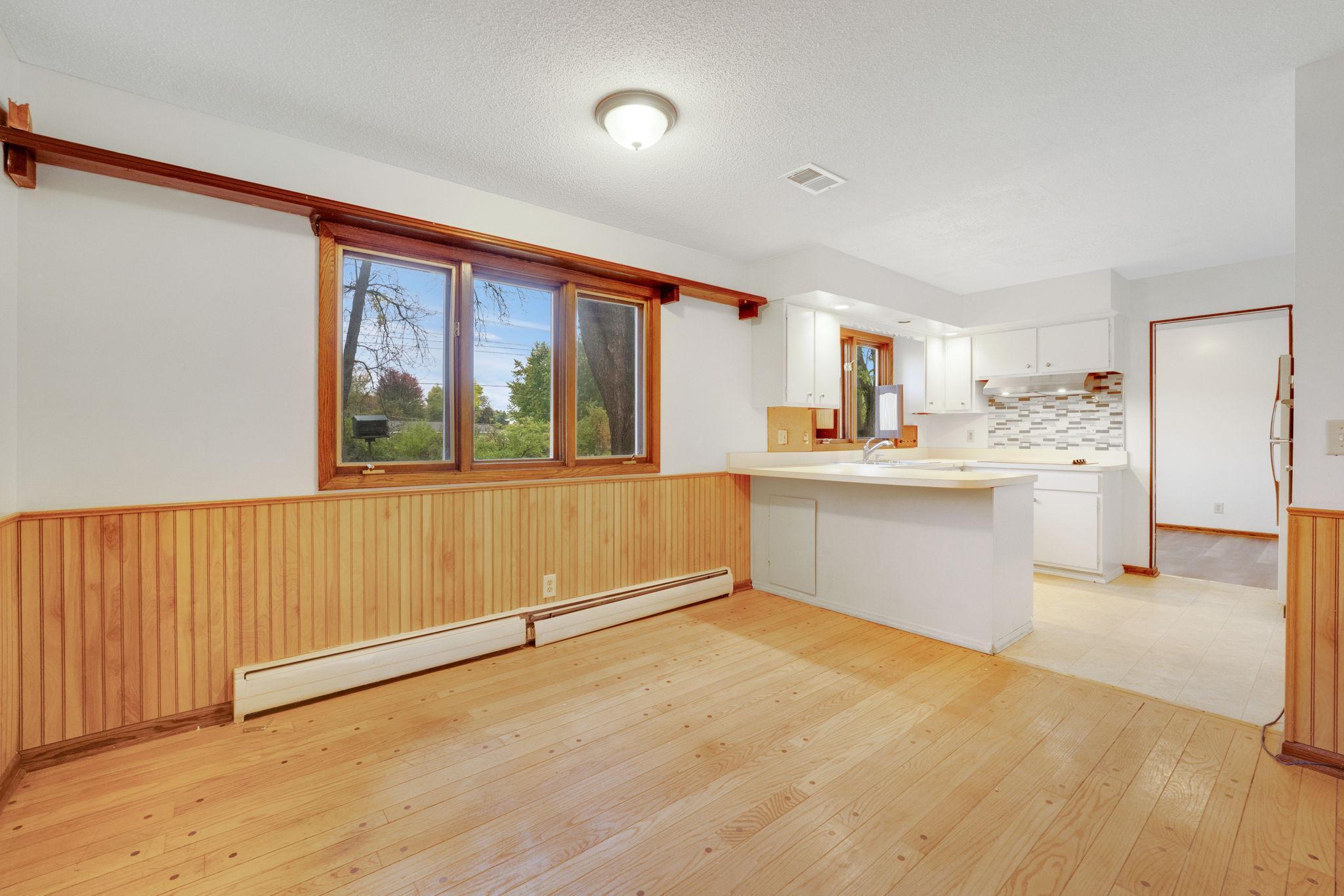 View of Residential at 11036 27th Avenue, Burnsville MN 55337, Burnsville (23 of 62) - Mike Wilen | Minnesota Team Real Estate