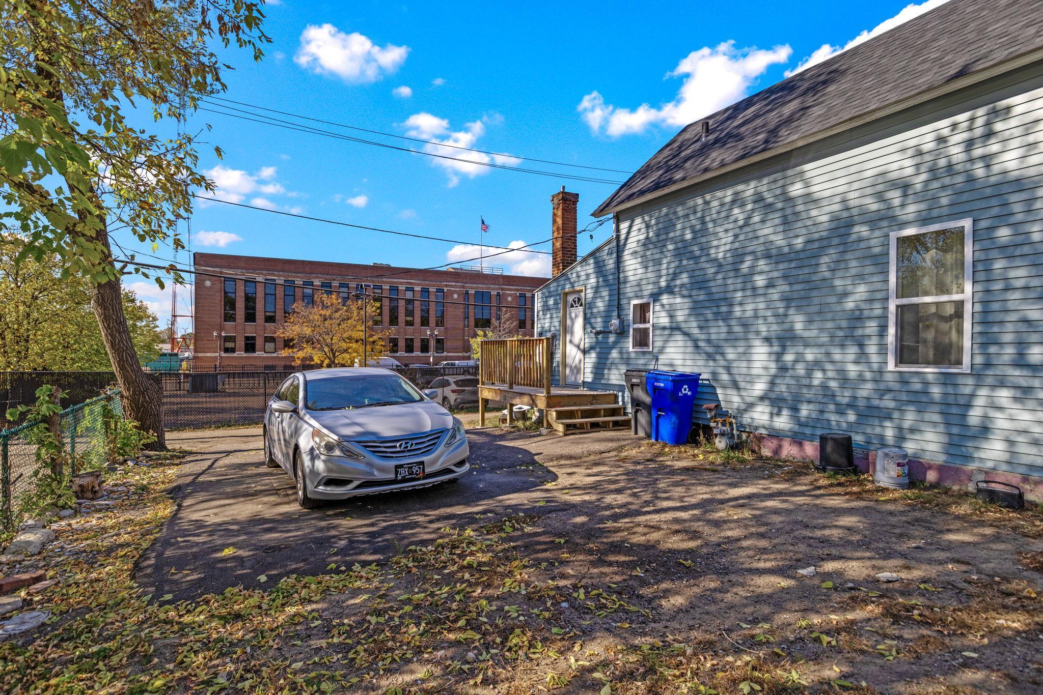 View of Residential Income at 821 Hardenbergh Place, Saint Paul MN 55117, Saint Paul (8 of 18) - Mike Wilen | Minnesota Team Real Estate