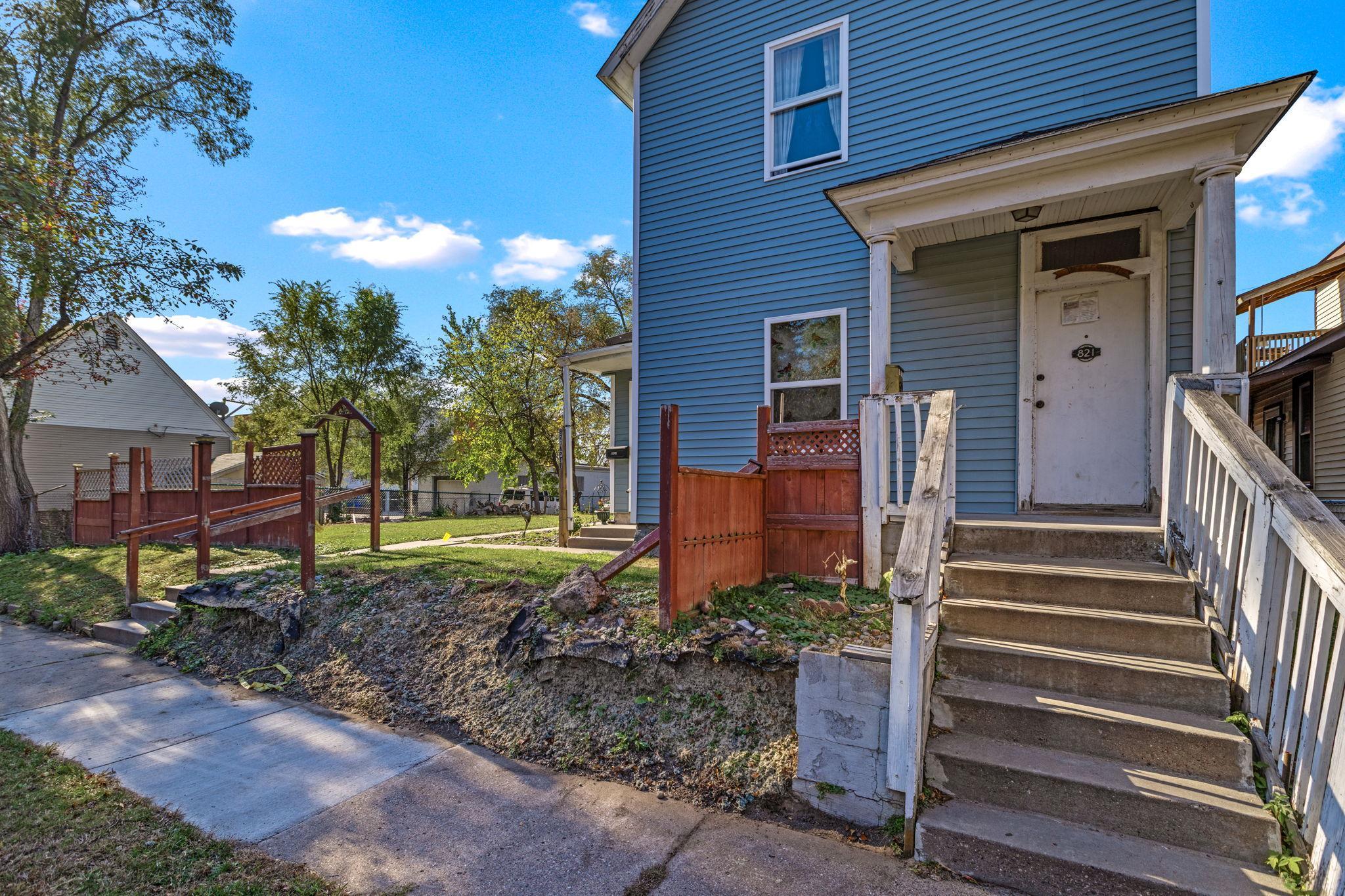 View of Residential Income at 821 Hardenbergh Place, Saint Paul MN 55117, Saint Paul (3 of 18) - Mike Wilen | Minnesota Team Real Estate