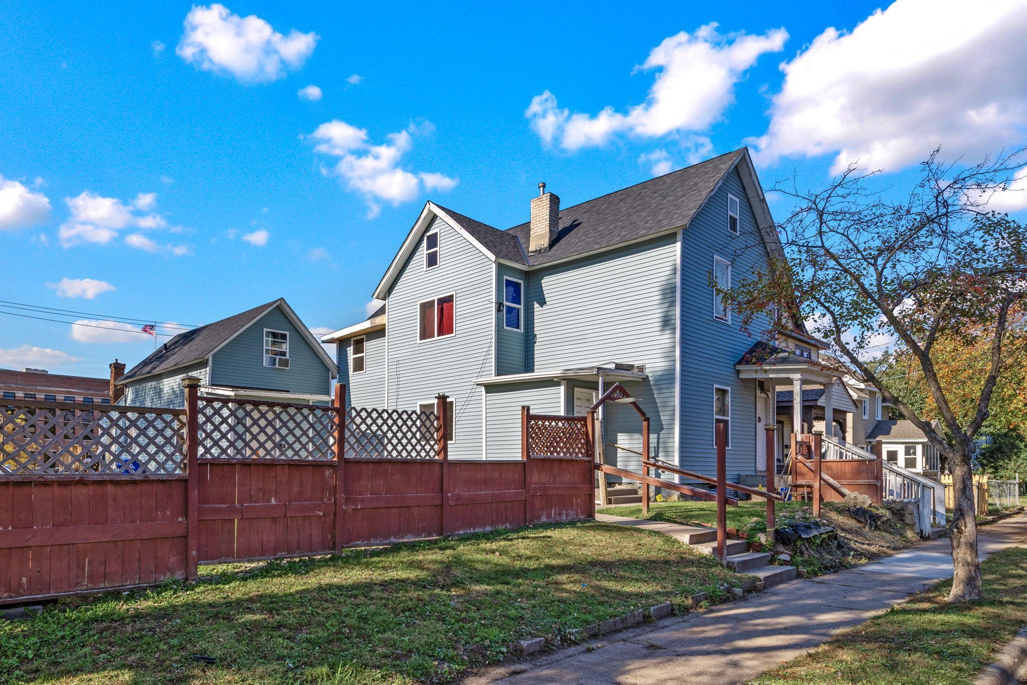 View of Duplex Up and Down at 821 Hardenbergh Place, Saint Paul - Mike Wilen | Minnesota Team Real Estate