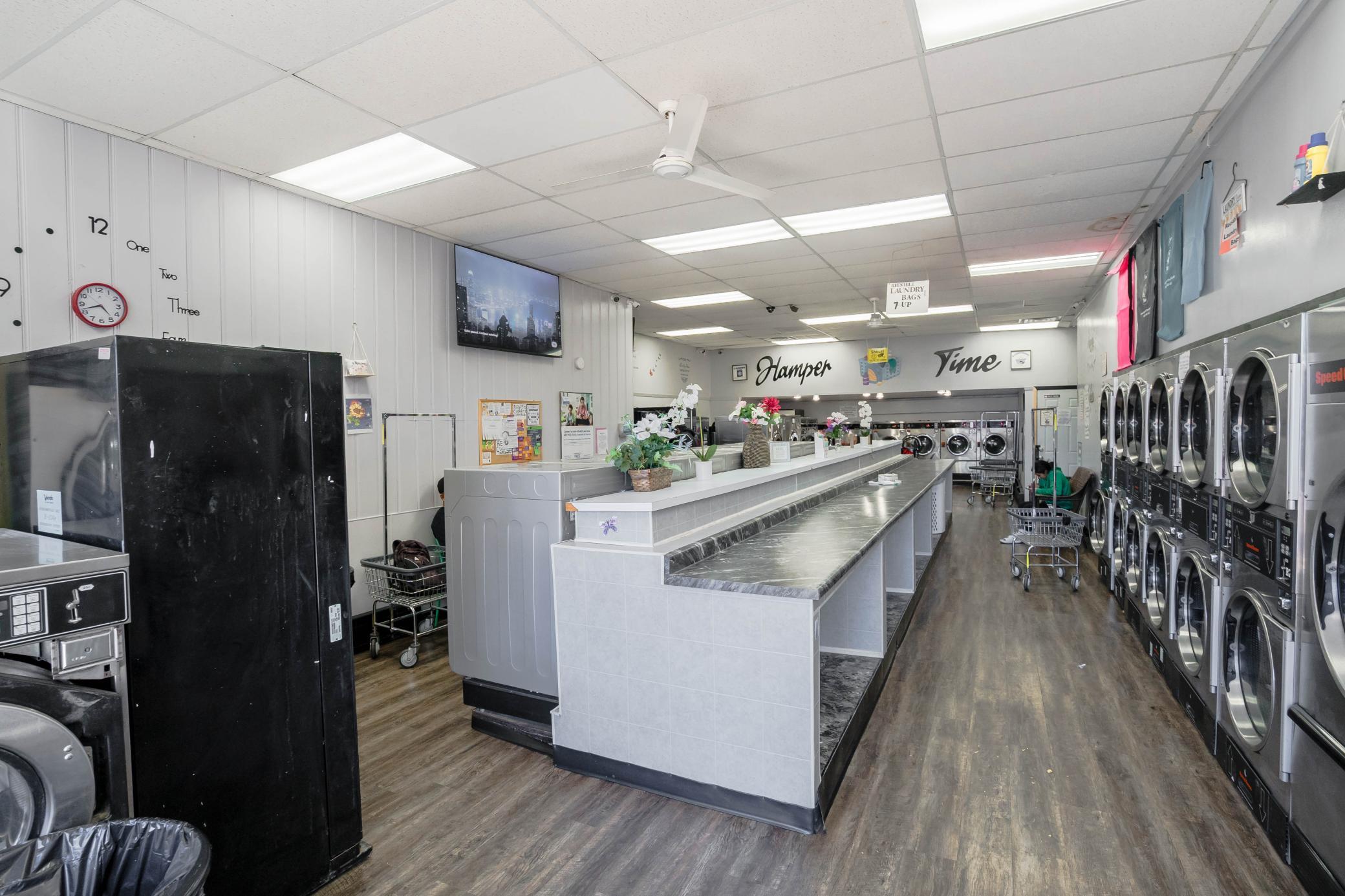 View of Commercial Sale at 890 Payne Avenue, Saint Paul MN 55130, Saint Paul (4 of 18) - Mike Wilen | Minnesota Team Real Estate