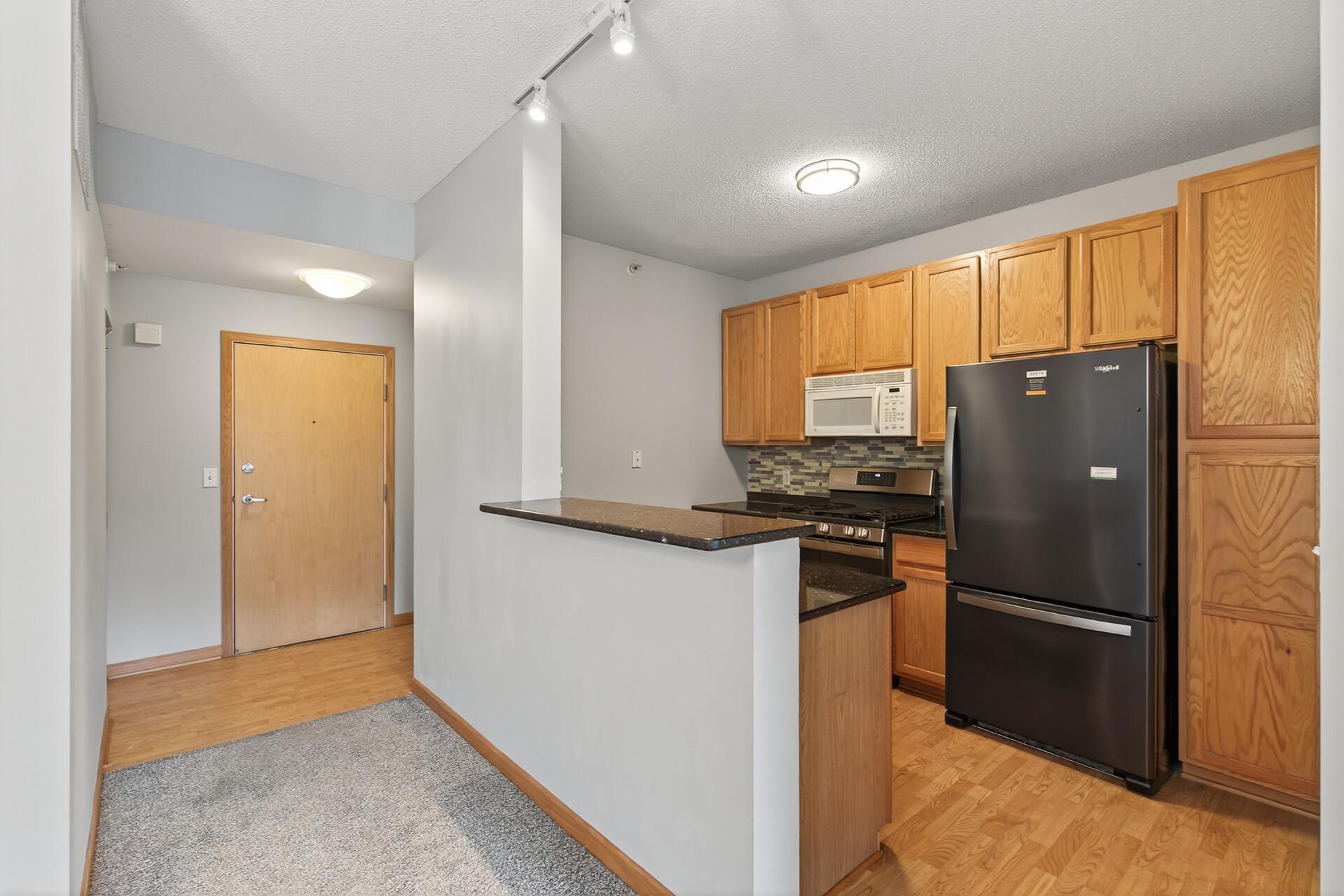 View of Residential at 820 Emerald Street #307, Saint Paul MN 55114, Saint Paul (15 of 33) - Mike Wilen | Minnesota Team Real Estate