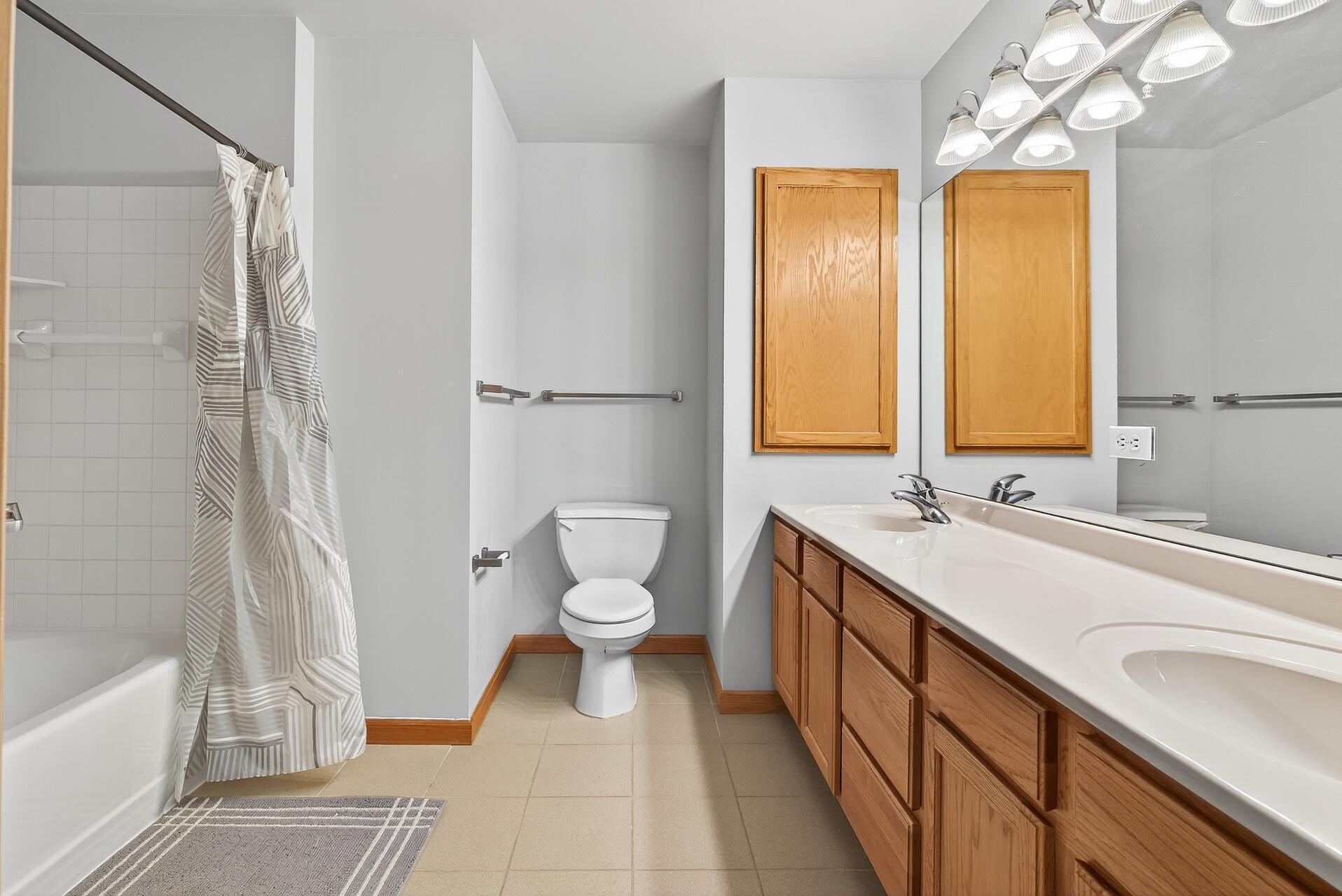 View of Residential at 820 Emerald Street #307, Saint Paul MN 55114, Saint Paul (27 of 33) - Mike Wilen | Minnesota Team Real Estate