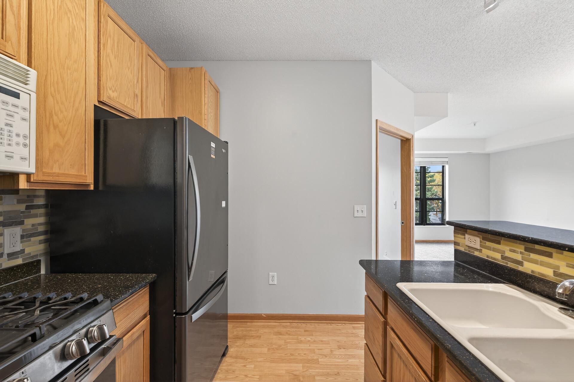 View of Residential at 820 Emerald Street #307, Saint Paul MN 55114, Saint Paul (18 of 33) - Mike Wilen | Minnesota Team Real Estate