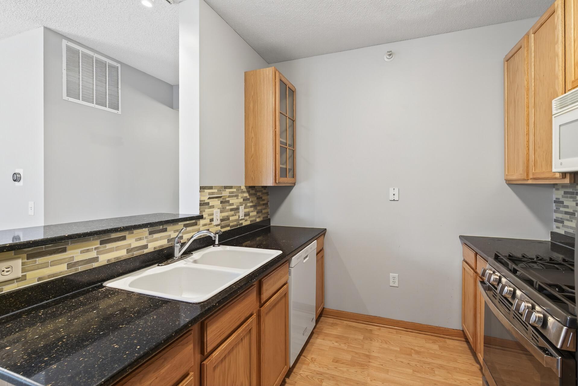 View of Residential at 820 Emerald Street #307, Saint Paul MN 55114, Saint Paul (17 of 33) - Mike Wilen | Minnesota Team Real Estate