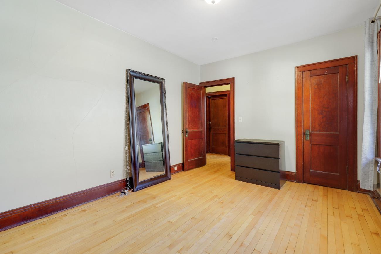 View of Residential Income at 442 Pierce Street, Saint Paul MN 55104, Saint Paul (27 of 40) - Mike Wilen | Minnesota Team Real Estate