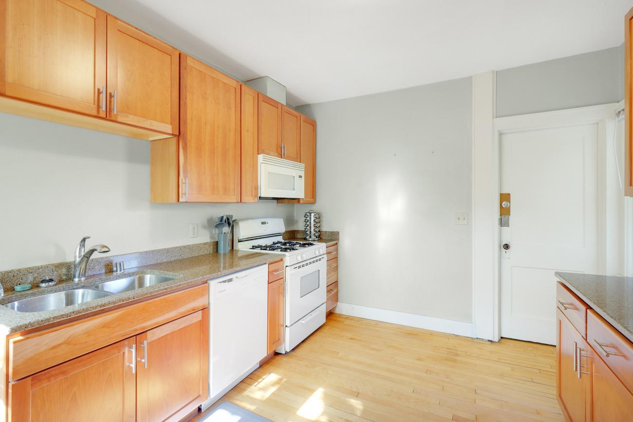 View of Residential Income at 442 Pierce Street, Saint Paul MN 55104, Saint Paul (10 of 40) - Mike Wilen | Minnesota Team Real Estate
