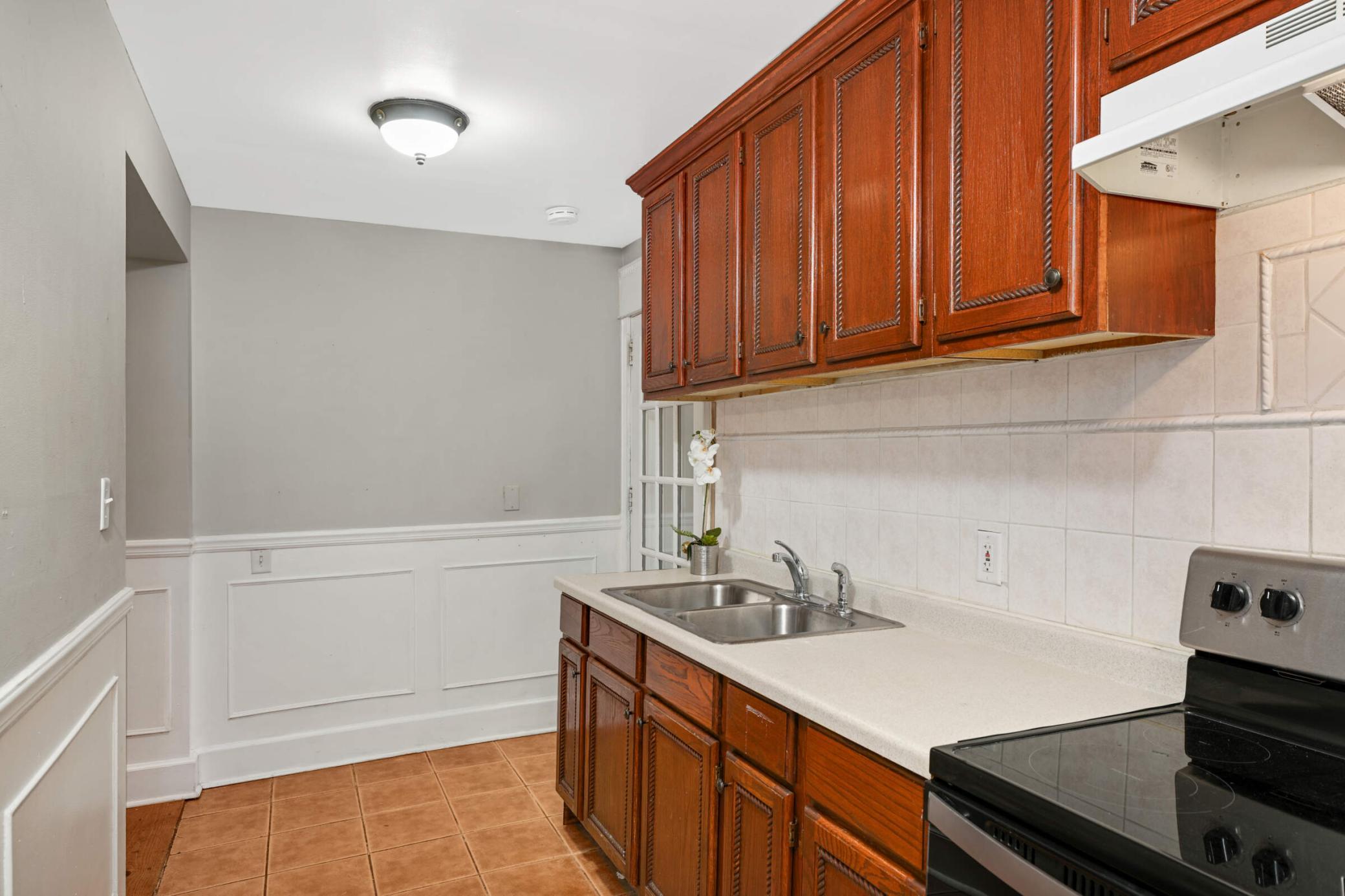 View of Residential Income at 2507 Lyndale Avenue, Minneapolis MN 55405, Minneapolis (5 of 53) - Mike Wilen | Minnesota Team Real Estate