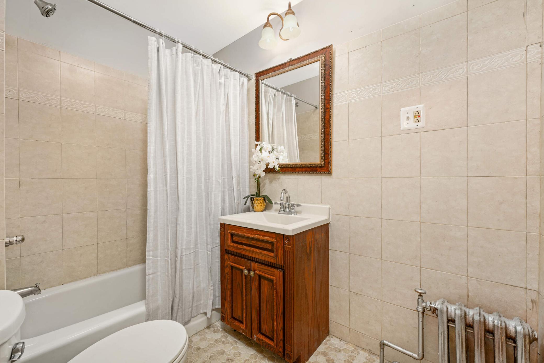 View of Residential Income at 2507 Lyndale Avenue, Minneapolis MN 55405, Minneapolis (11 of 53) - Mike Wilen | Minnesota Team Real Estate